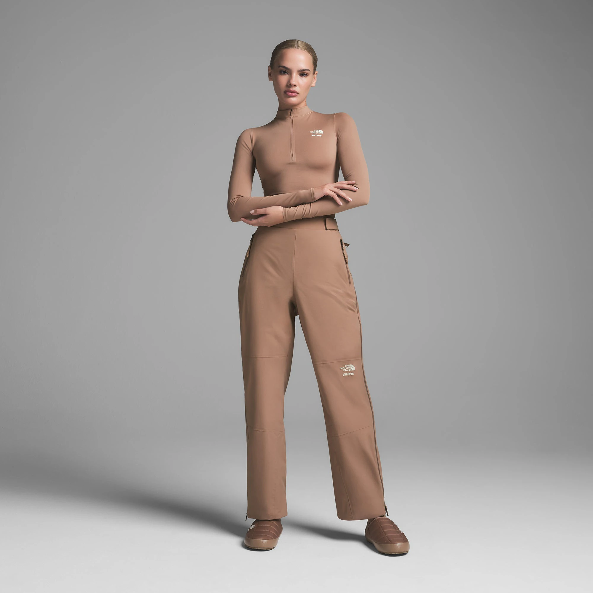 THE NORTH FACE X SKIMS SEAM TAPED PANT | SIENNA ON A MODEL FRONT VIEW | FOCUS: 0.0, 1.0, 0.9