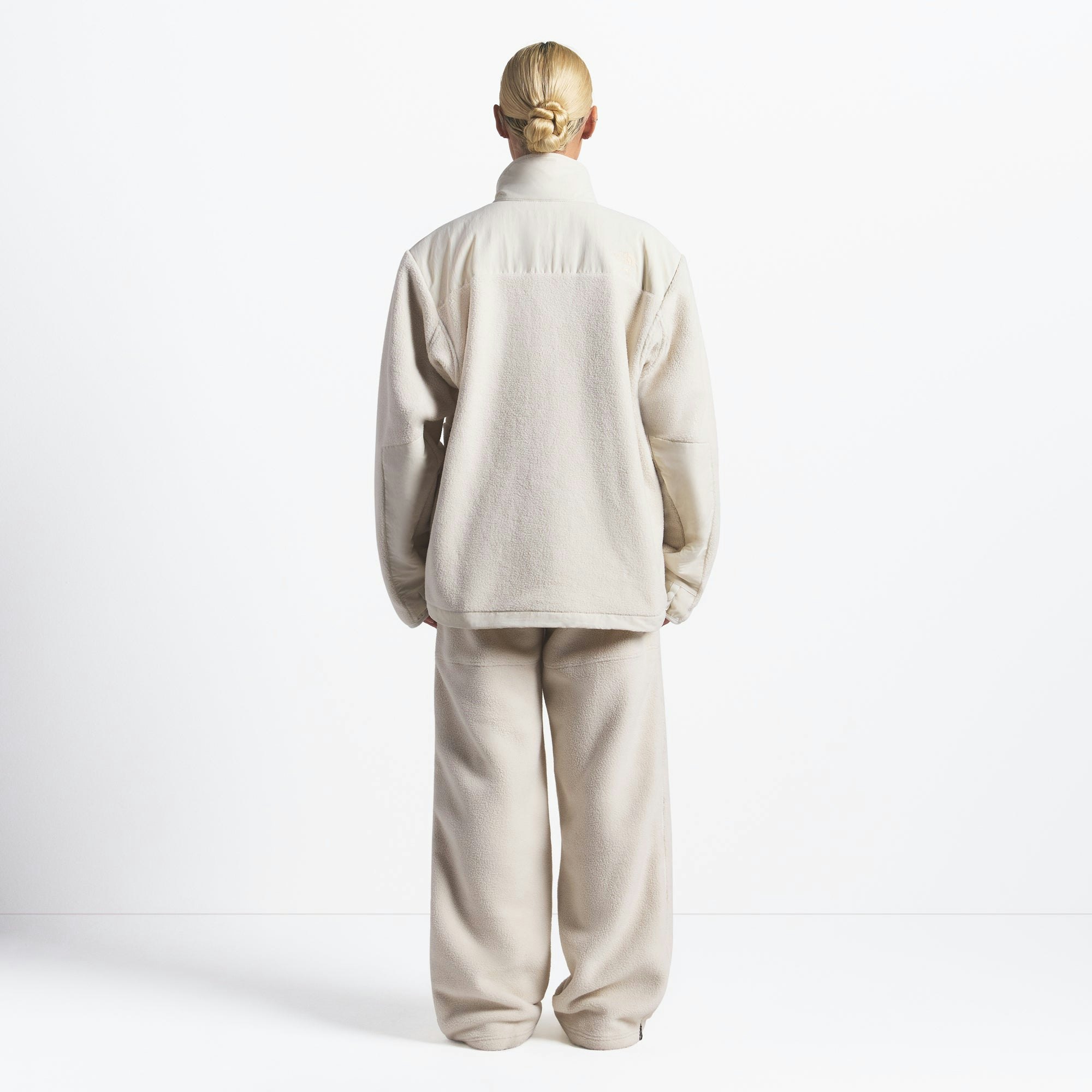 THE NORTH FACE X SKIMS 1995 DENALI FLEECE JACKET | BONE ON A MODEL FRONT VIEW @ | FOCUS: 0.0, 1.0, 0.9