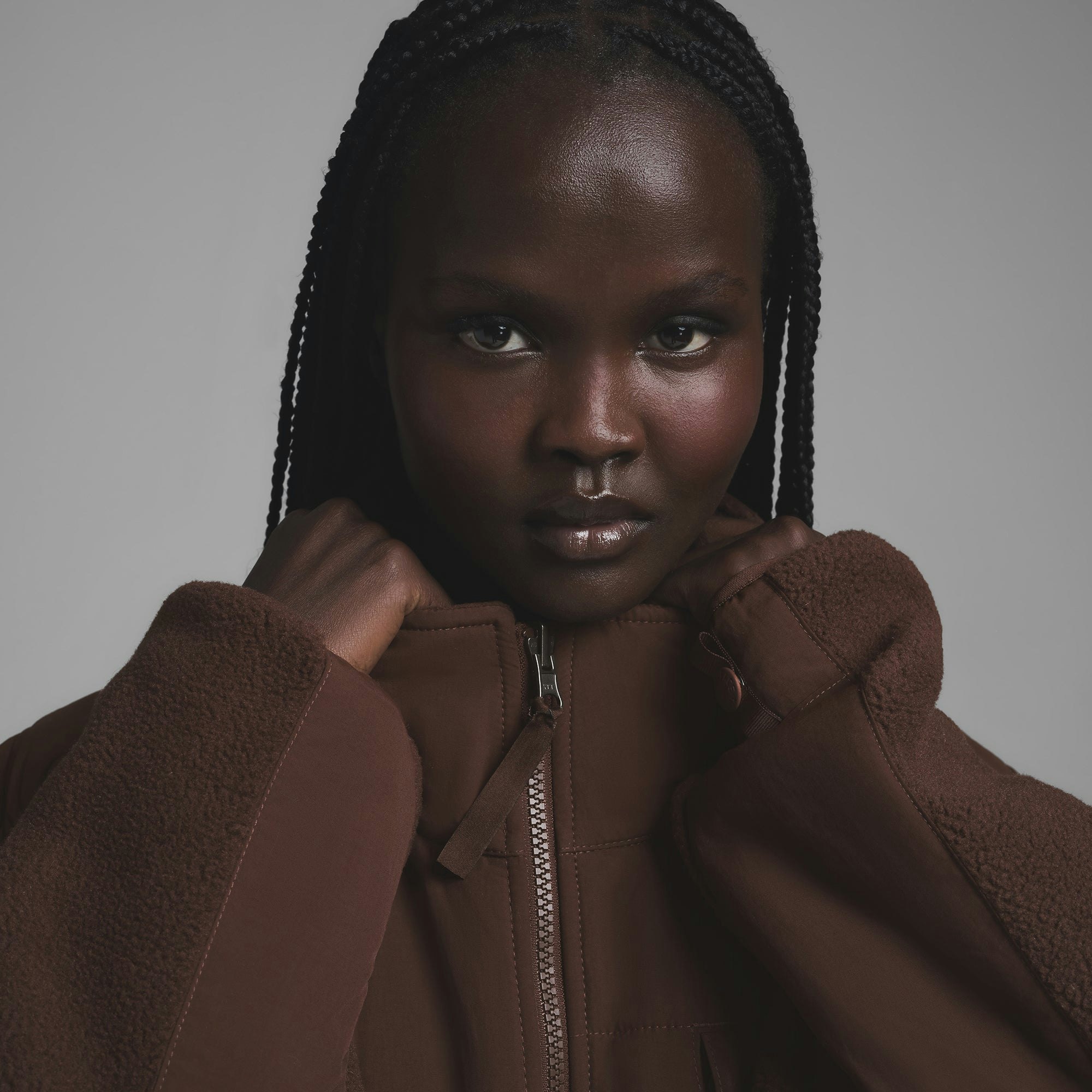 THE NORTH FACE X SKIMS 1995 RETRO DENALI FLEECE JACKET | COCOA ON A MODEL FRONT VIEW