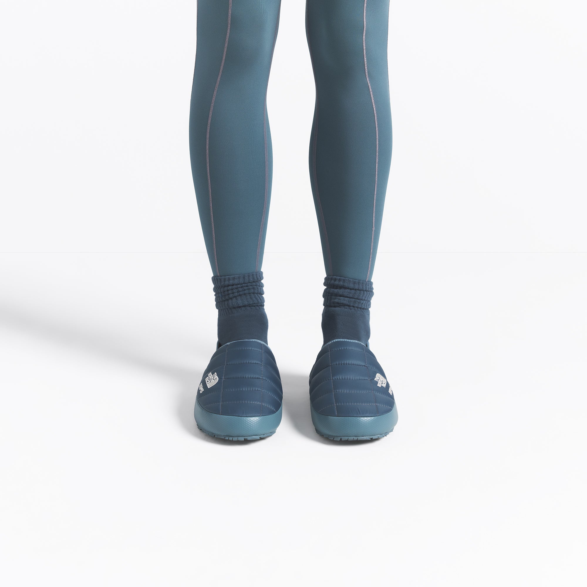 THE NORTH FACE X SKIMS THERMOBALL TRACTION MULE V | KYANITE | SKIMS