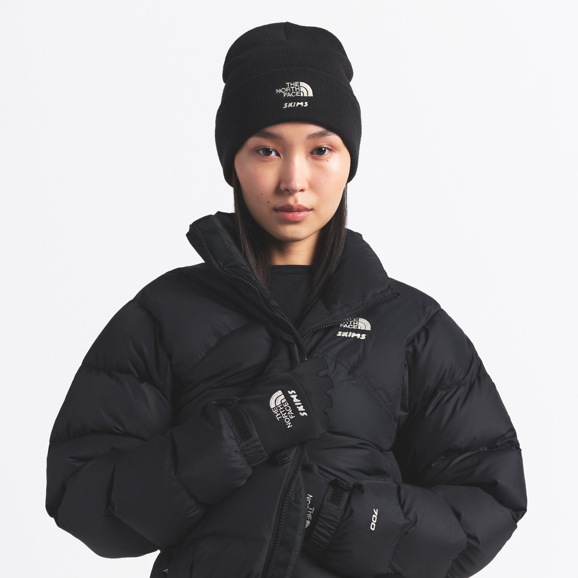 THE NORTH FACE X SKIMS BEANIE | ONYX ON A MODEL FRONT VIEW @ | FOCUS: 0.0, 1.0, 0.9