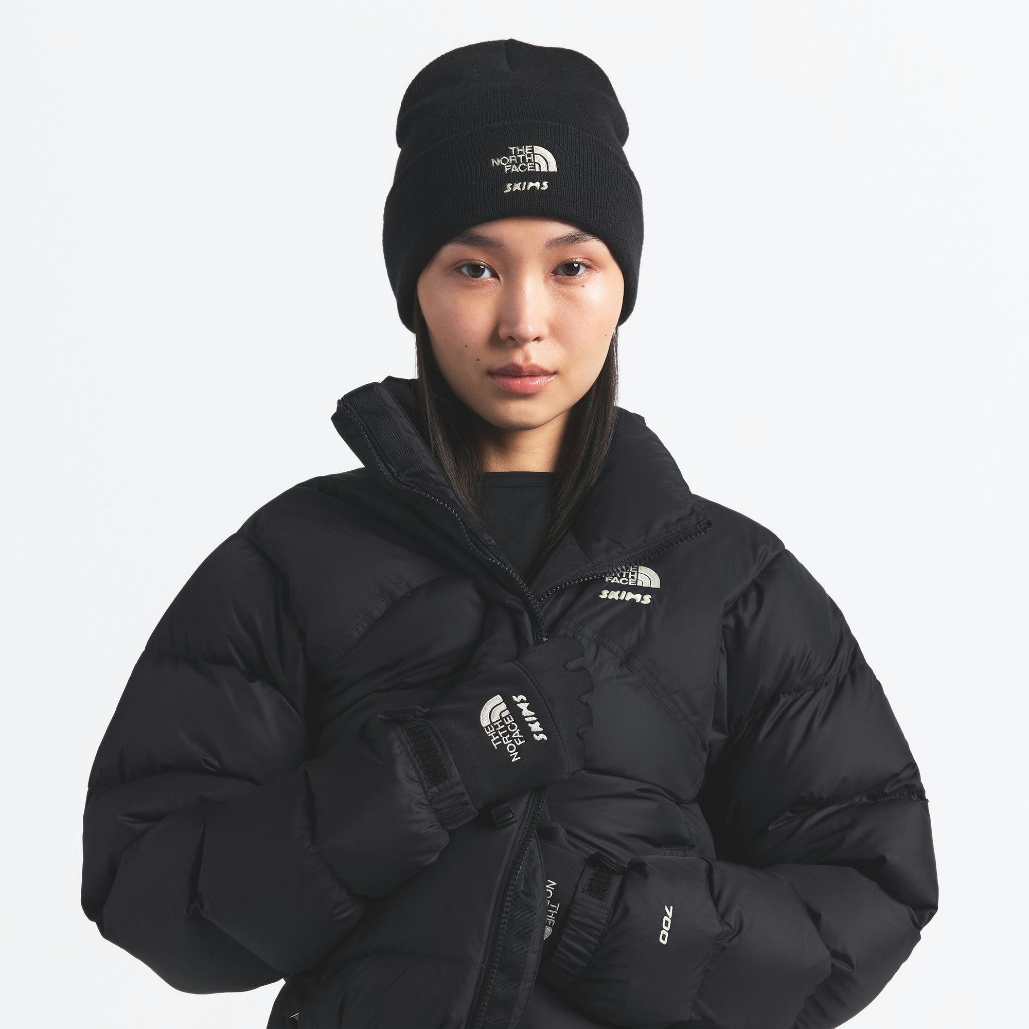 THE NORTH FACE X SKIMS BEANIE | ONYX ON A MODEL FRONT VIEW @ | FOCUS: 0.0, 1.0, 0.9