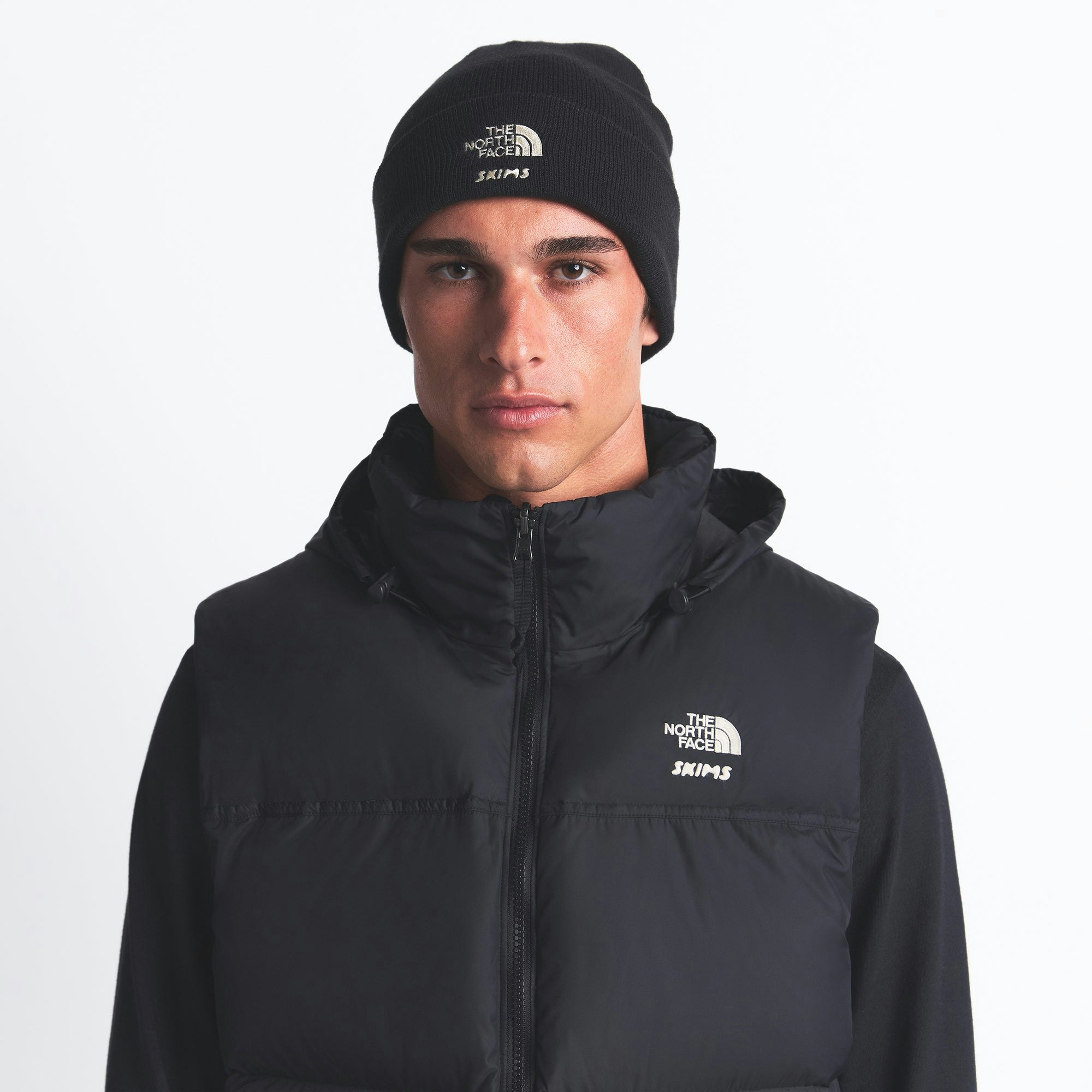 THE NORTH FACE X SKIMS BEANIE | ONYX ON A MODEL FRONT VIEW @ | FOCUS: 0.0, 1.0, 0.9