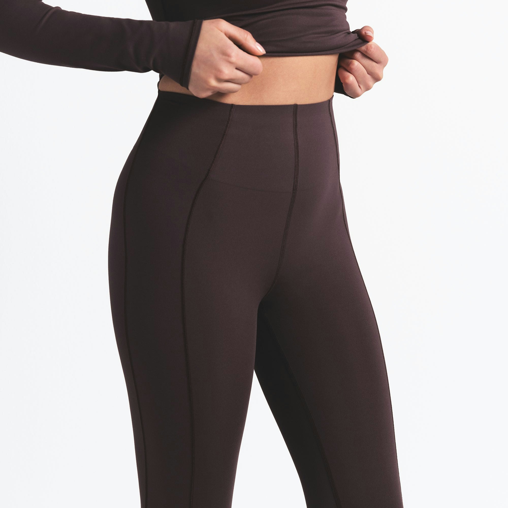 THE NORTH FACE X SKIMS REFINA LEGGING | PHOENIX ON A MODEL FRONT VIEW @ | FOCUS: 0.0, 1.0, 0.9