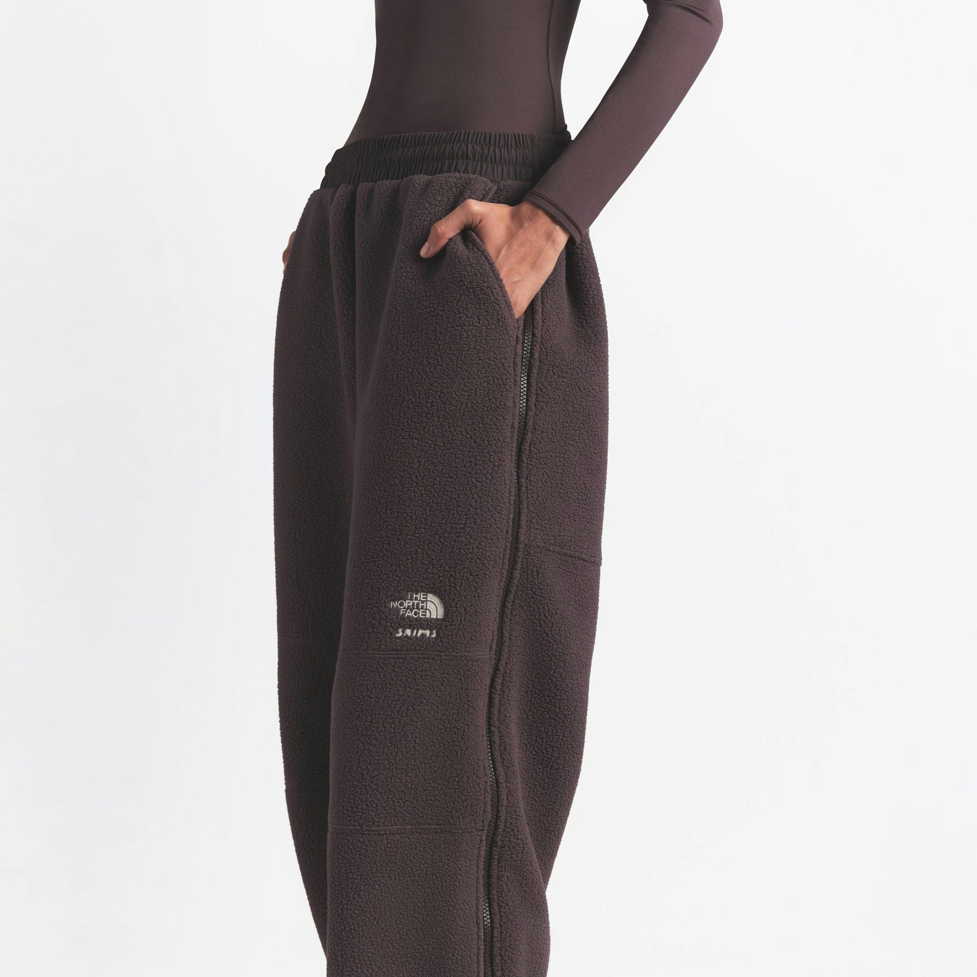 THE NORTH FACE X SKIMS 1995 DENALI FLEECE STRAIGHT LEG PANT | PHOENIX ON A MODEL FRONT VIEW @ | FOCUS: 0.0, 1.0, 0.9