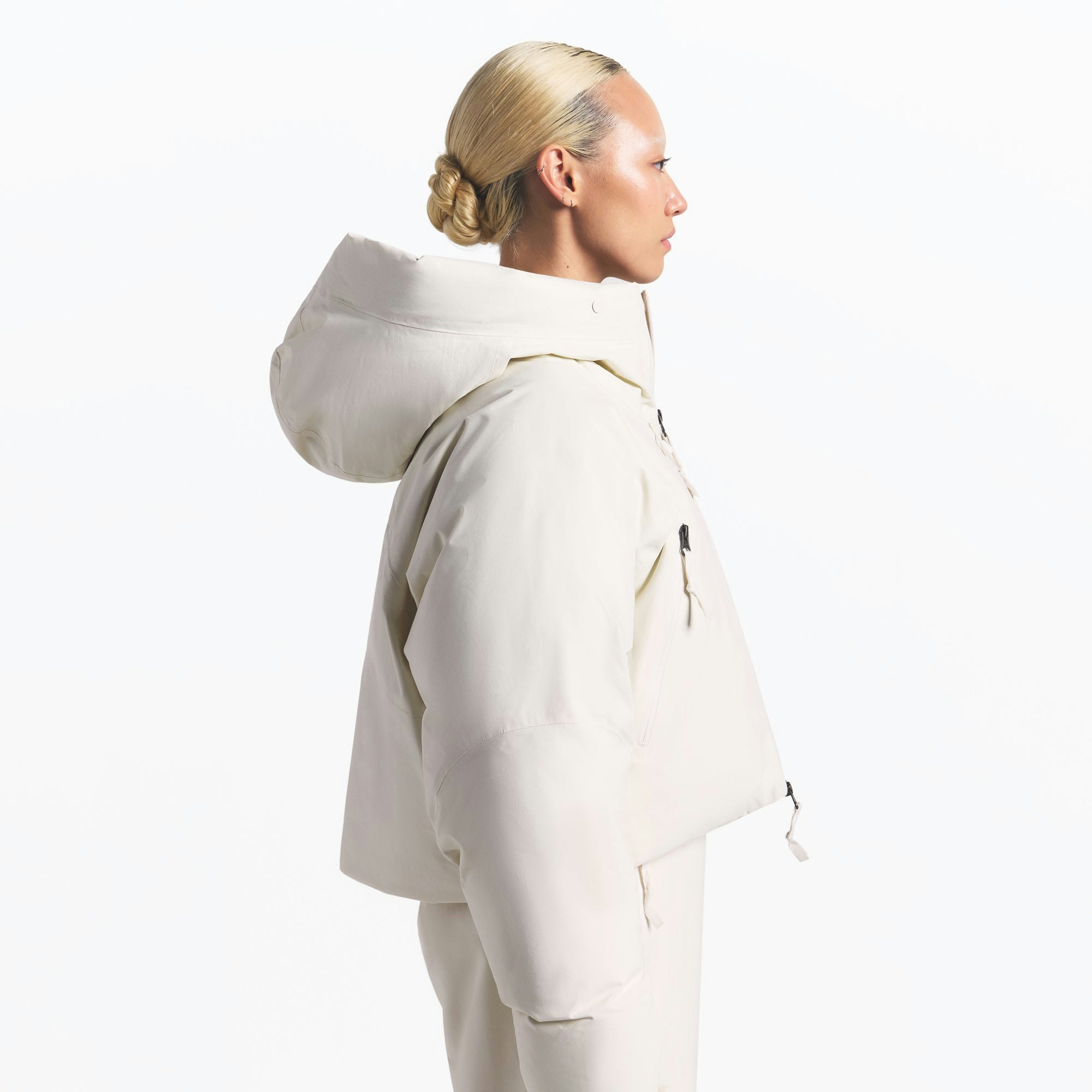 THE NORTH FACE X SKIMS INSULATED SHELL JACKET | BONE ON A MODEL FRONT VIEW @ | FOCUS: 0.0, 1.0, 0.9