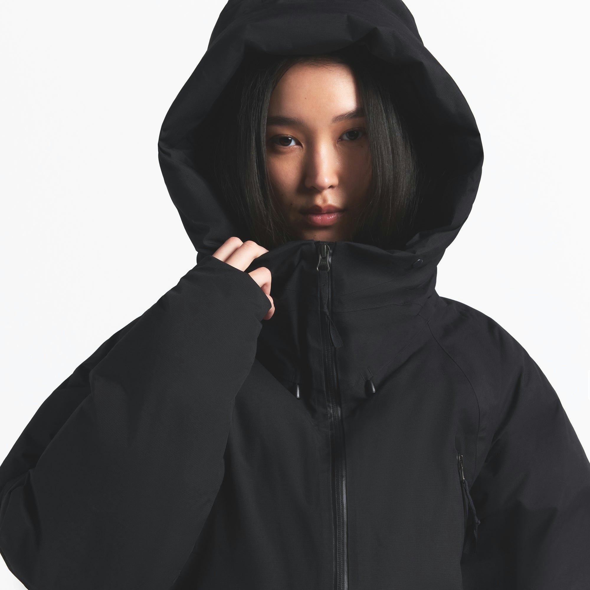 THE NORTH FACE X SKIMS INSULATED SHELL JACKET | ONYX ON A MODEL FRONT VIEW @ | FOCUS: 0.0, 1.0, 0.9