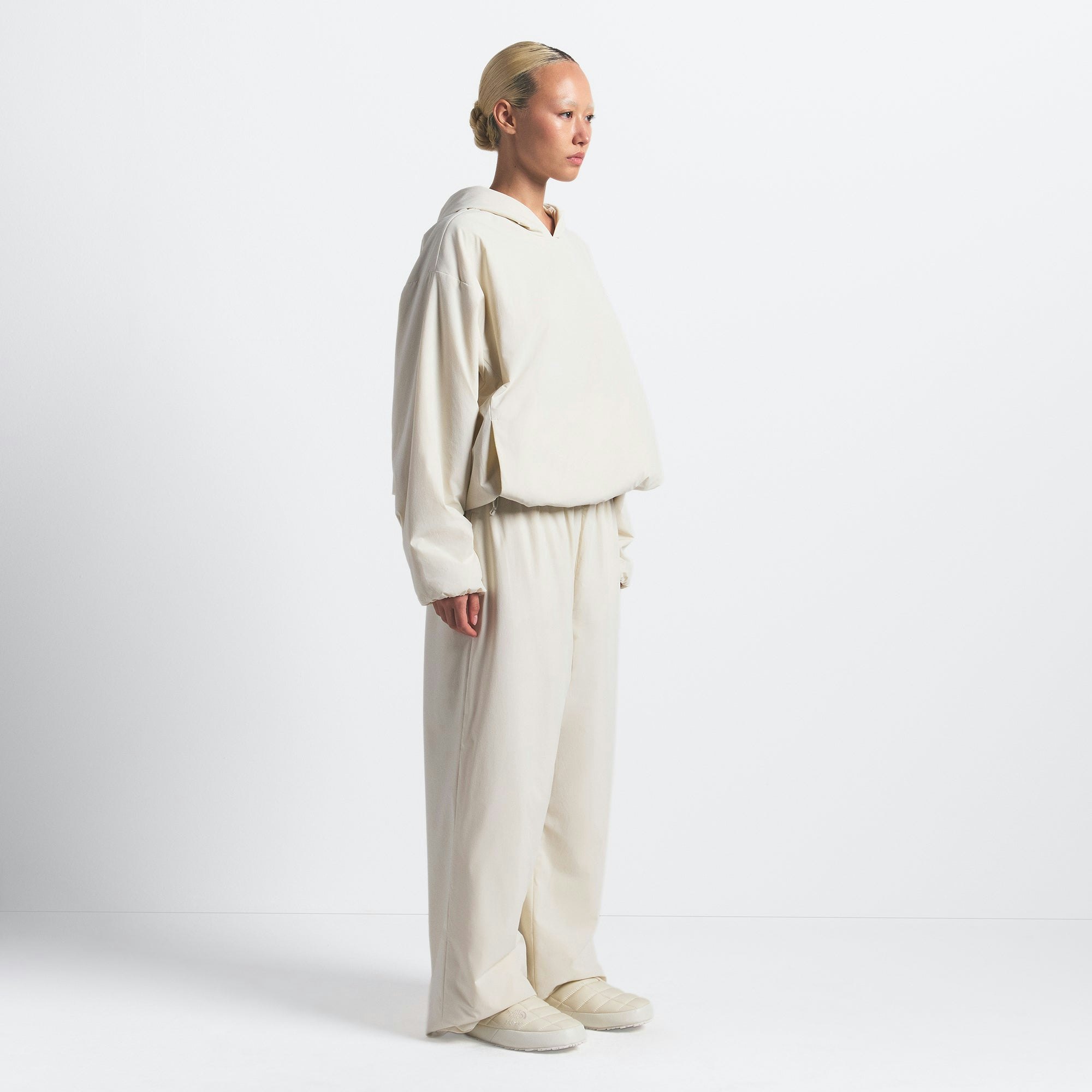 THE NORTH FACE X SKIMS VENTRIX PANT | BONE ON A MODEL FRONT VIEW @ | FOCUS: 0.0, 1.0, 0.9