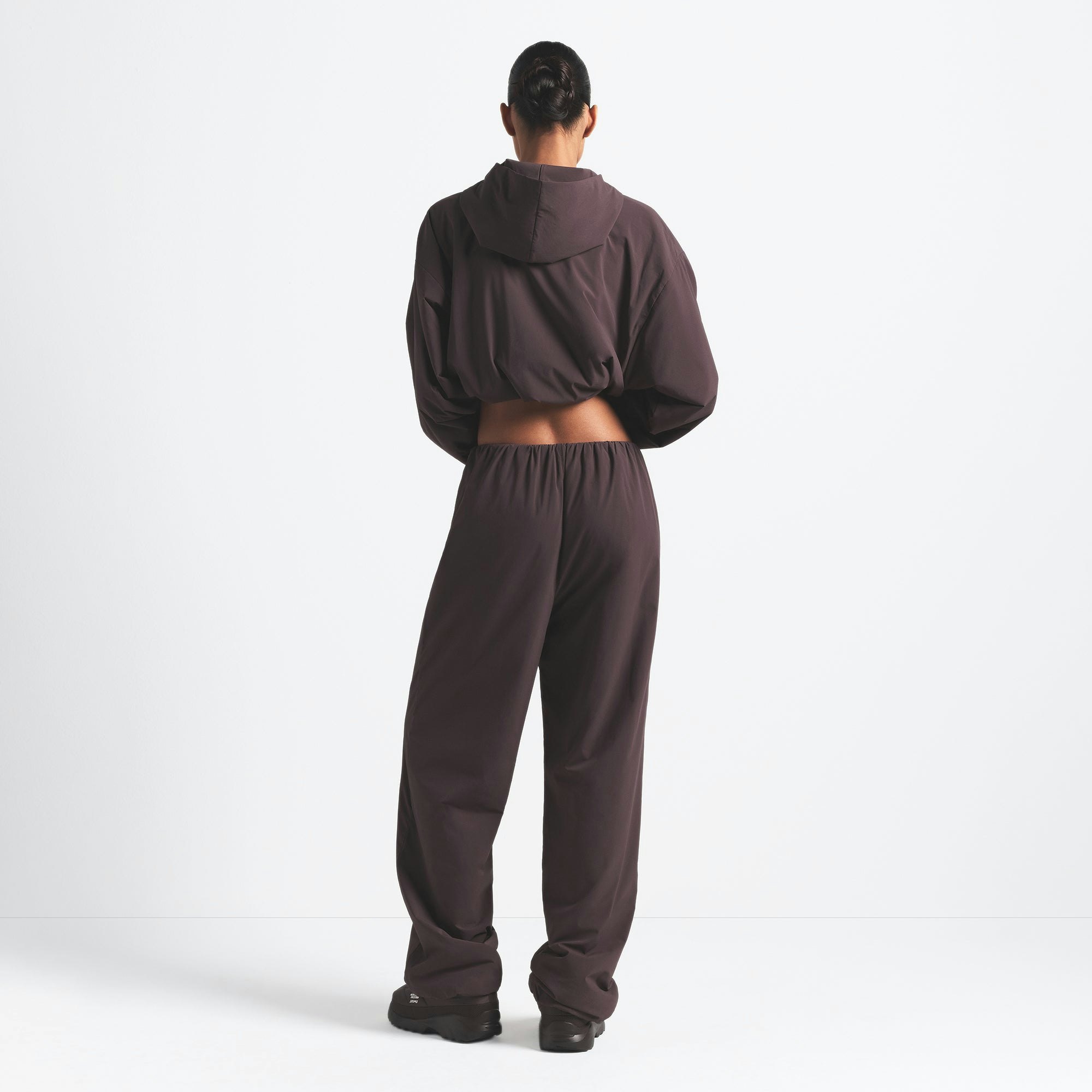 THE NORTH FACE X SKIMS VENTRIX PANT | PHOENIX ON A MODEL BACK VIEW @ | FOCUS: 0.0, 1.0, 0.9