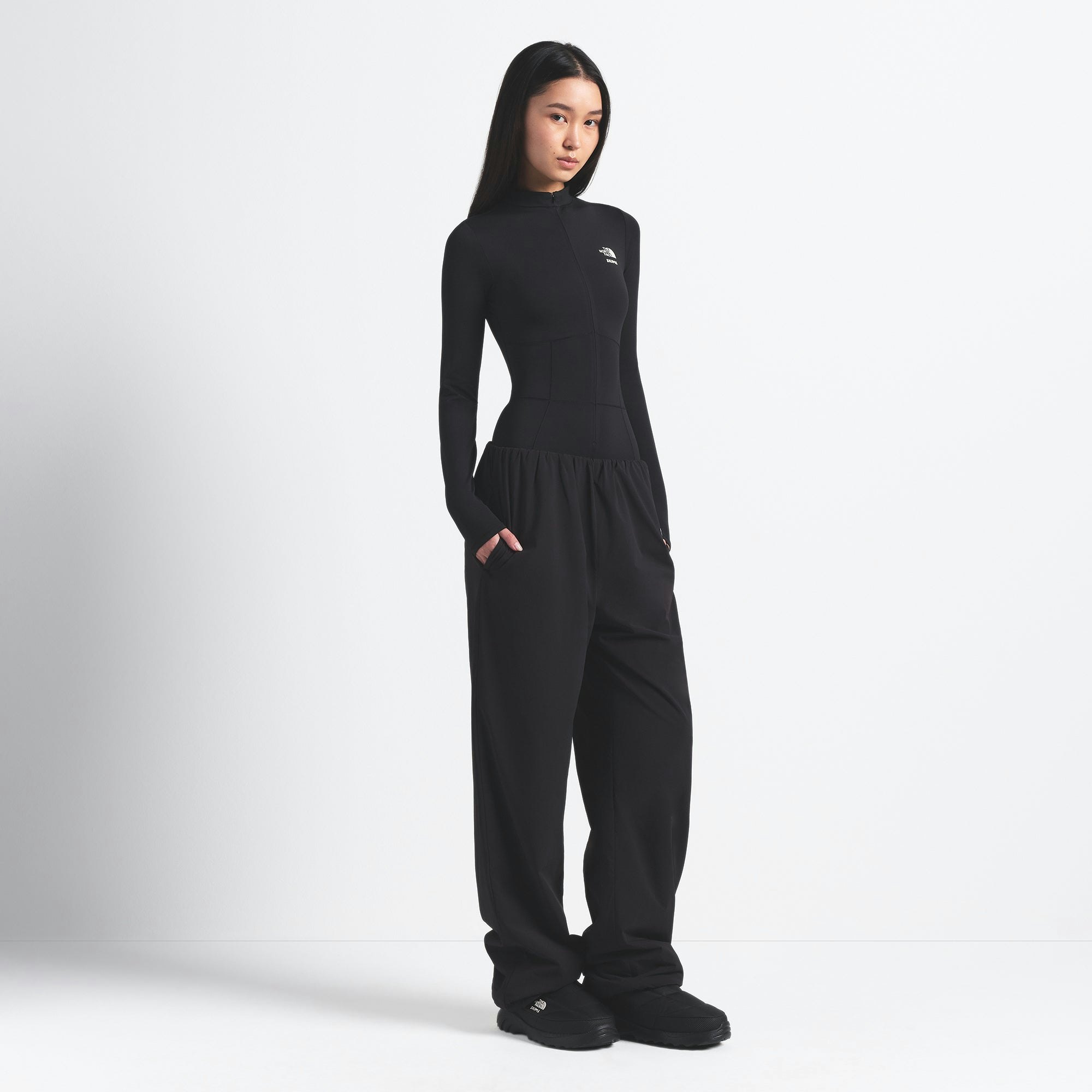 THE NORTH FACE X SKIMS VENTRIX PANT | ONYX ON A MODEL FRONT VIEW @ | FOCUS: 0.0, 1.0, 0.9