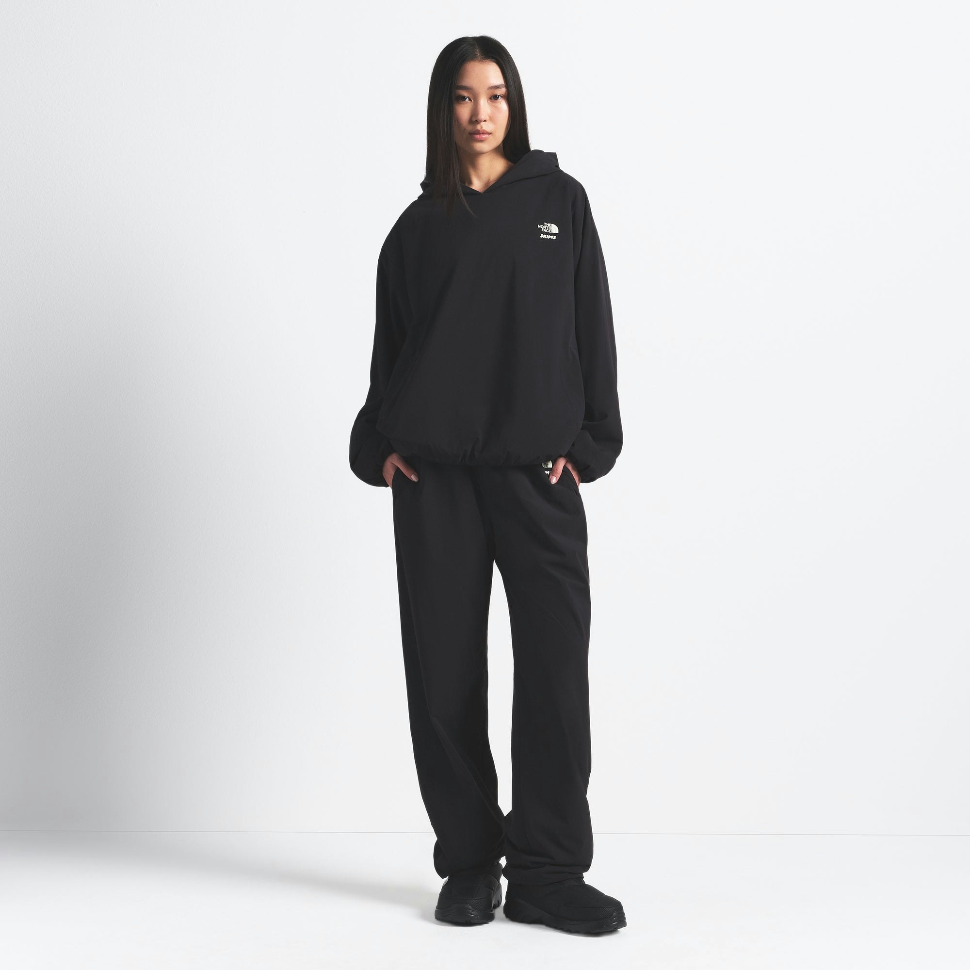 THE NORTH FACE X SKIMS VENTRIX PANT | ONYX ON A MODEL FRONT VIEW @ | FOCUS: 0.0, 1.0, 0.9