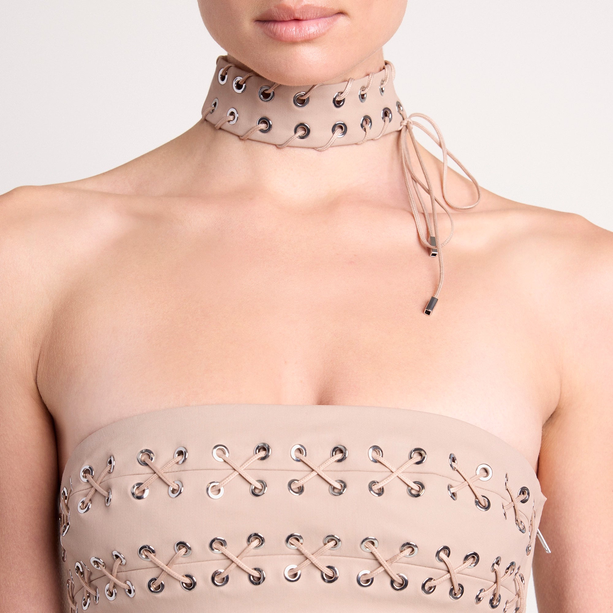 LUDOVIC DE SAINT SERNIN X SKIMS WAXED COTTON CHOKER | CLAY ON A MODEL SIDE VIEW @ | FOCUS: 0.0, 1.0, 0.9