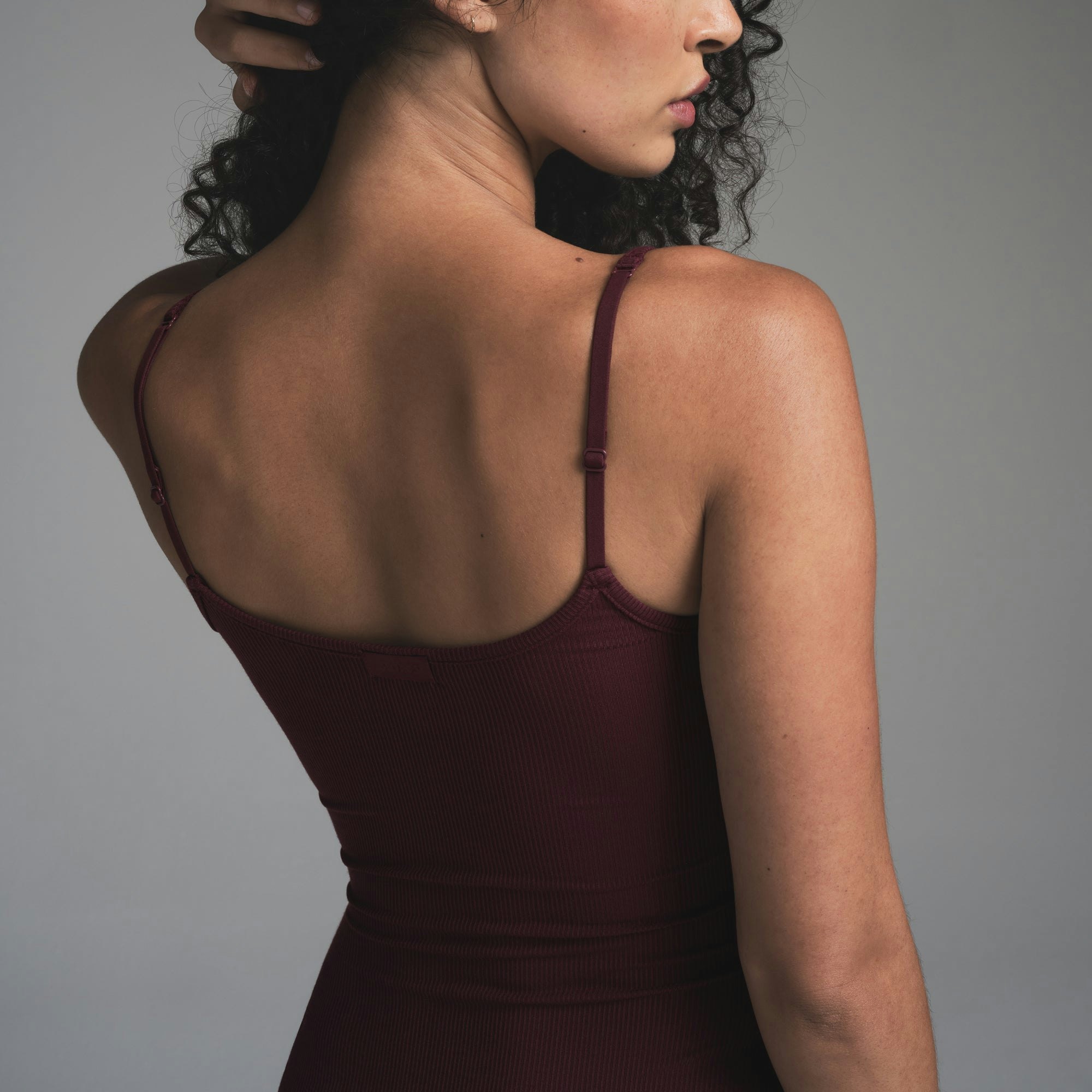 SOFT LOUNGE LONG SLIP DRESS | BORDEAUX ON A MODEL SIDE VIEW