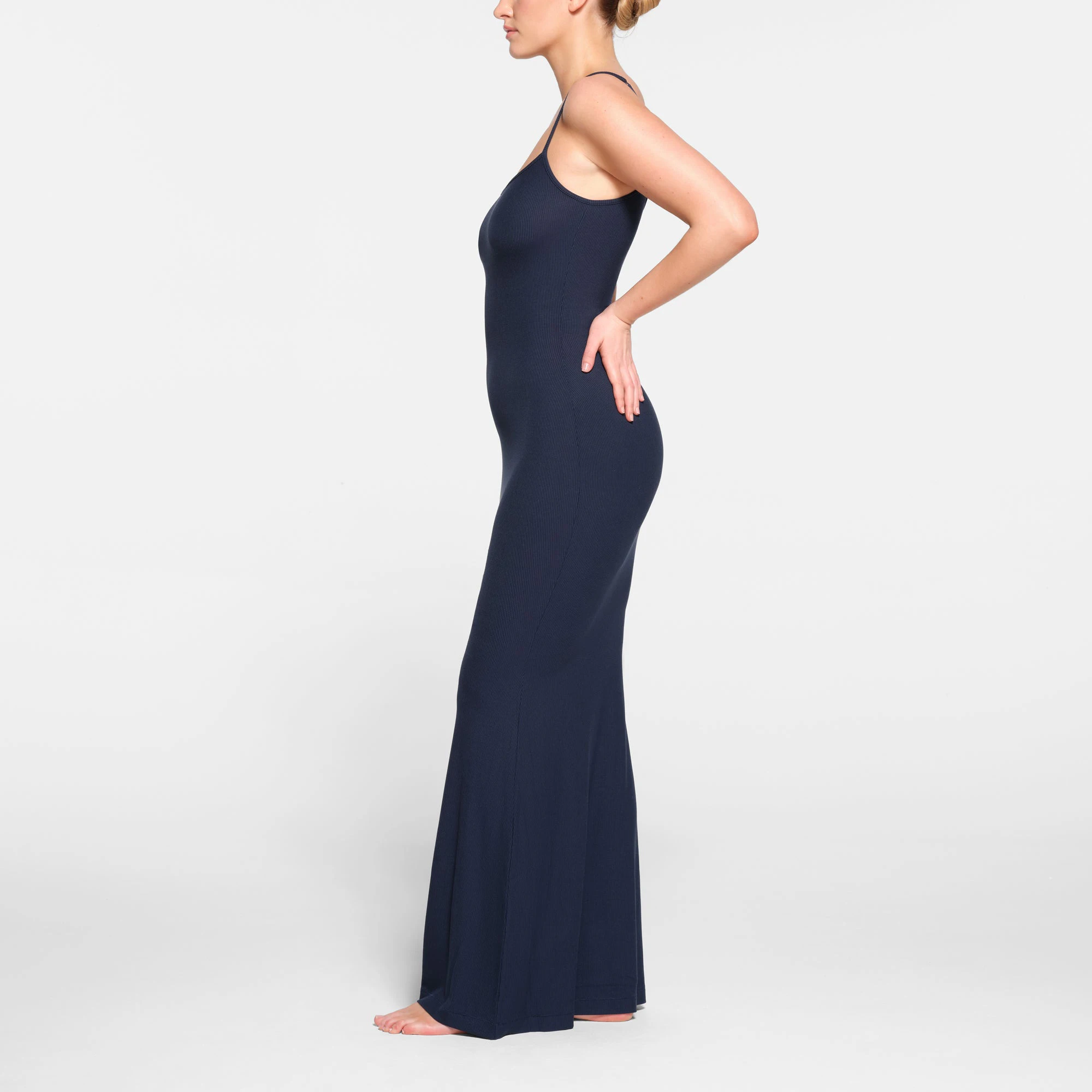 SOFT LOUNGE LONG SLIP DRESS | NAVY ON A MODEL SIDE VIEW