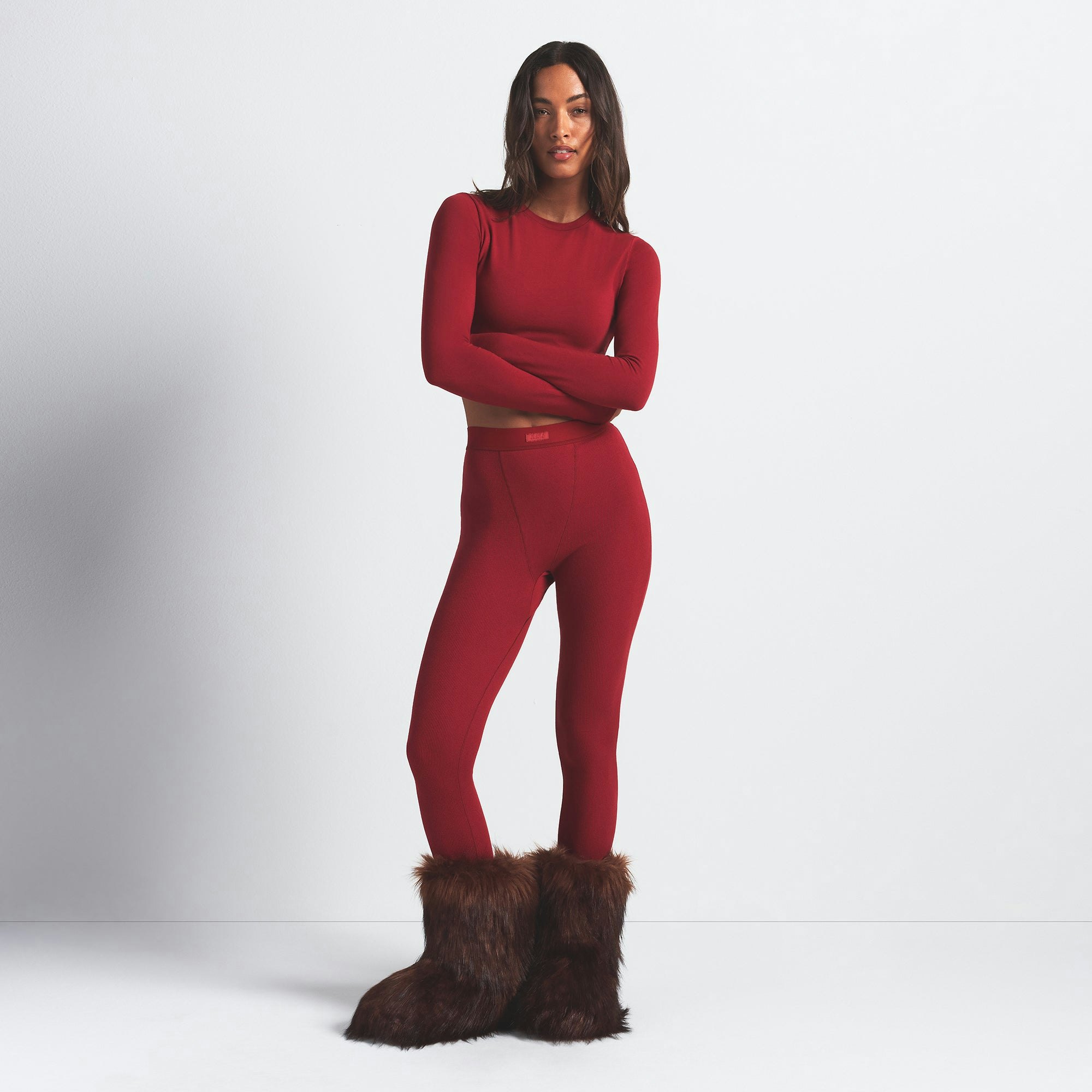 COTTON RIB LEGGING | BRICK ON A MODEL FRONT VIEW @ | FOCUS: 0.0, 1.0, 0.9