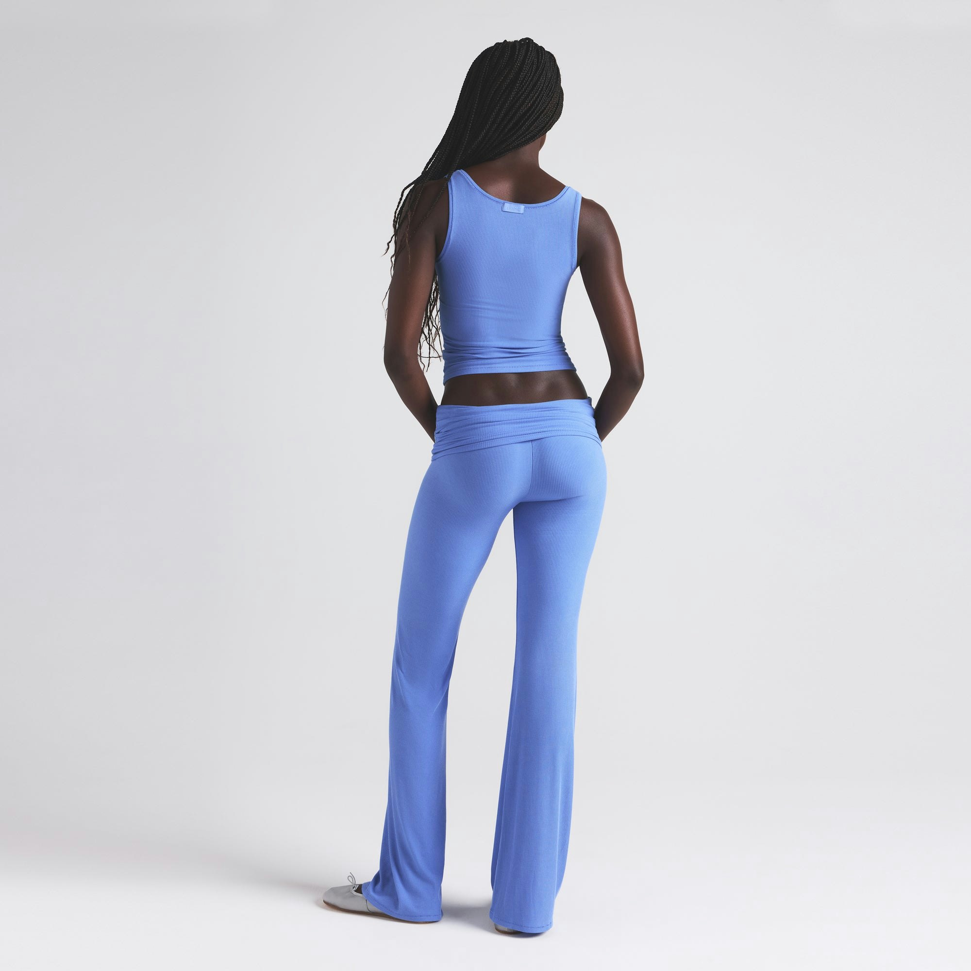 SOFT LOUNGE FOLDOVER PANT | CIELO ON A MODEL FRONT VIEW | FOCUS: 0.0, 1.0, 0.9
