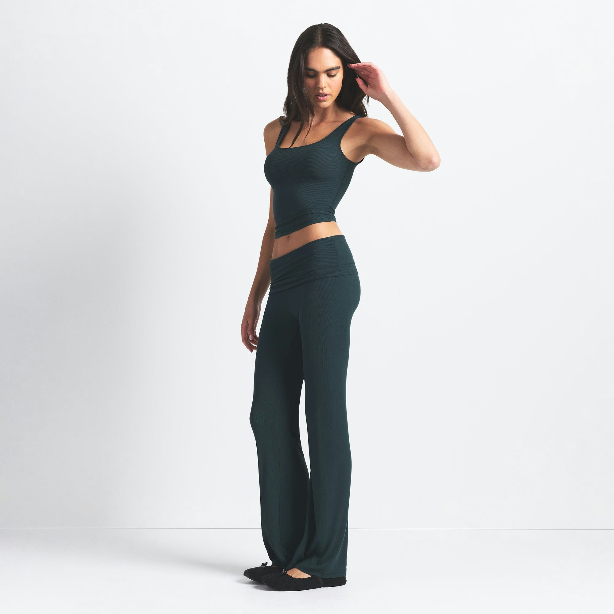 SOFT LOUNGE FOLDOVER PANT | CYPRESS ON A MODEL SIDE VIEW @ | FOCUS: 0.0, 1.0, 0.9
