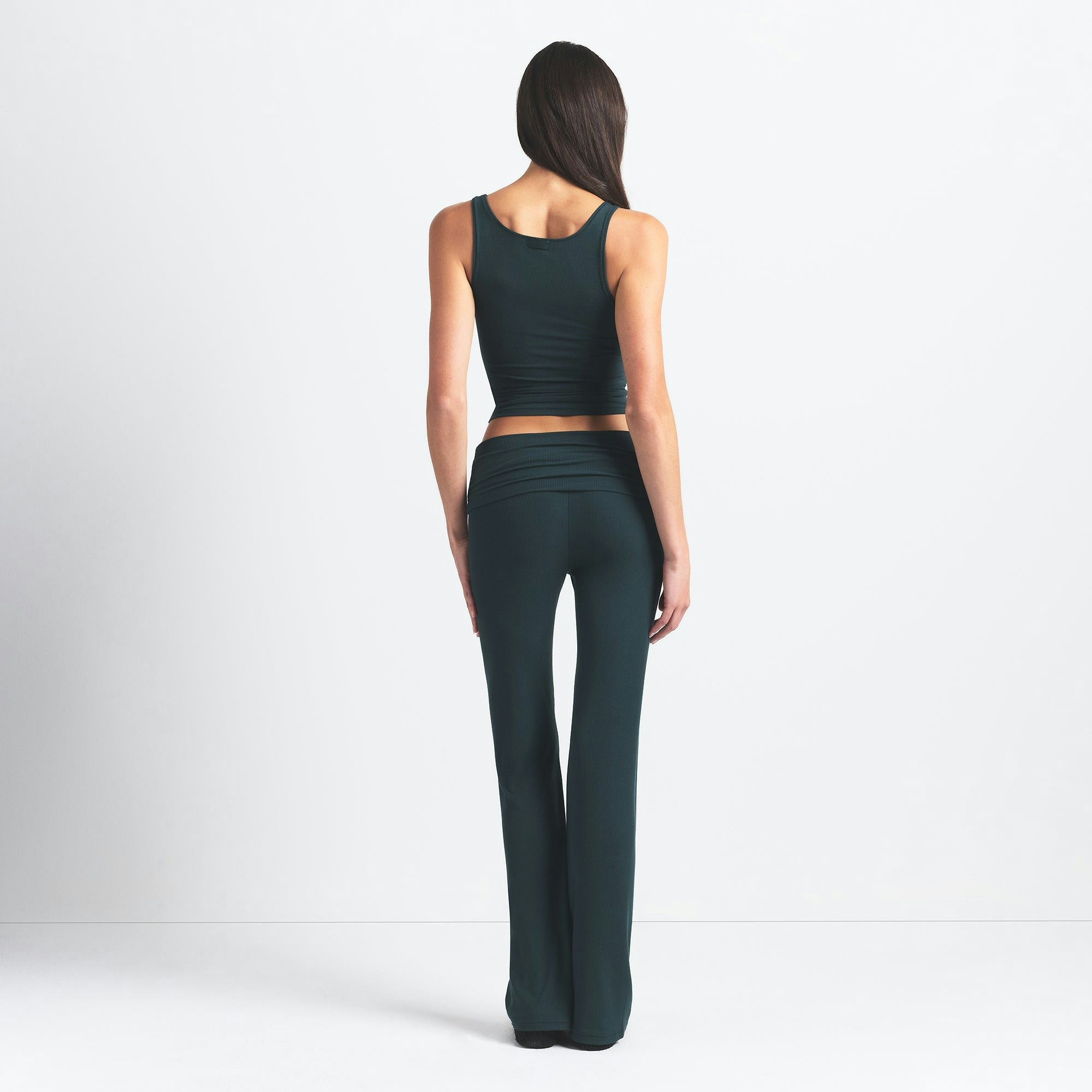 SOFT LOUNGE FOLDOVER PANT | CYPRESS ON A MODEL BACK VIEW @ | FOCUS: 0.0, 1.0, 0.9