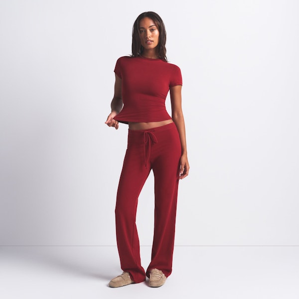 COTTON JERSEY FOLDOVER PANT | BRICK ON A MODEL FRONT VIEW @ | FOCUS: 0.0, 1.0, 0.9