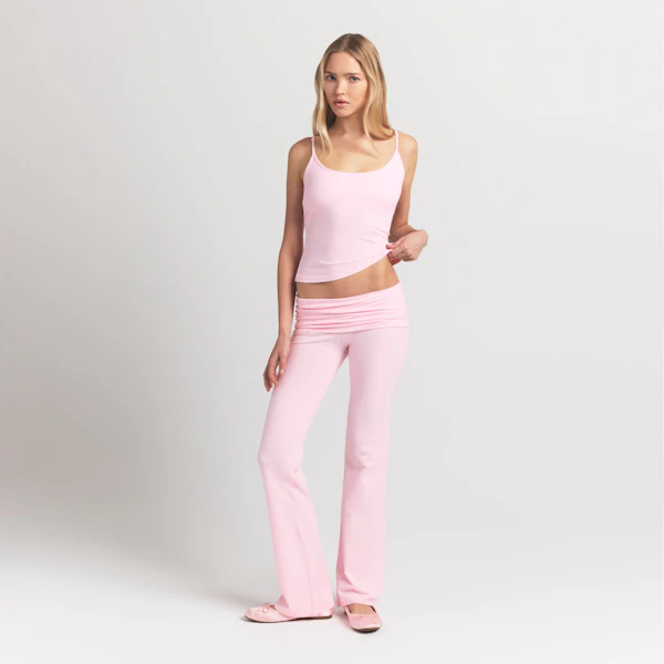 COTTON JERSEY FOLDOVER PANT | CHERRY BLOSSOM ON A MODEL FRONT VIEW S | FOCUS: 0.0, 1.0, 0.9