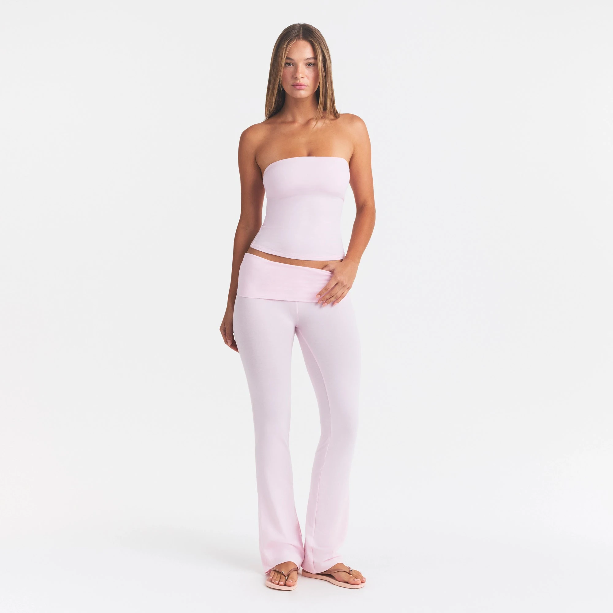 COTTON JERSEY FOLDOVER PANT | CHERRY BLOSSOM ON A MODEL FRONT VIEW @ | FOCUS: 0.0, 1.0, 0.9