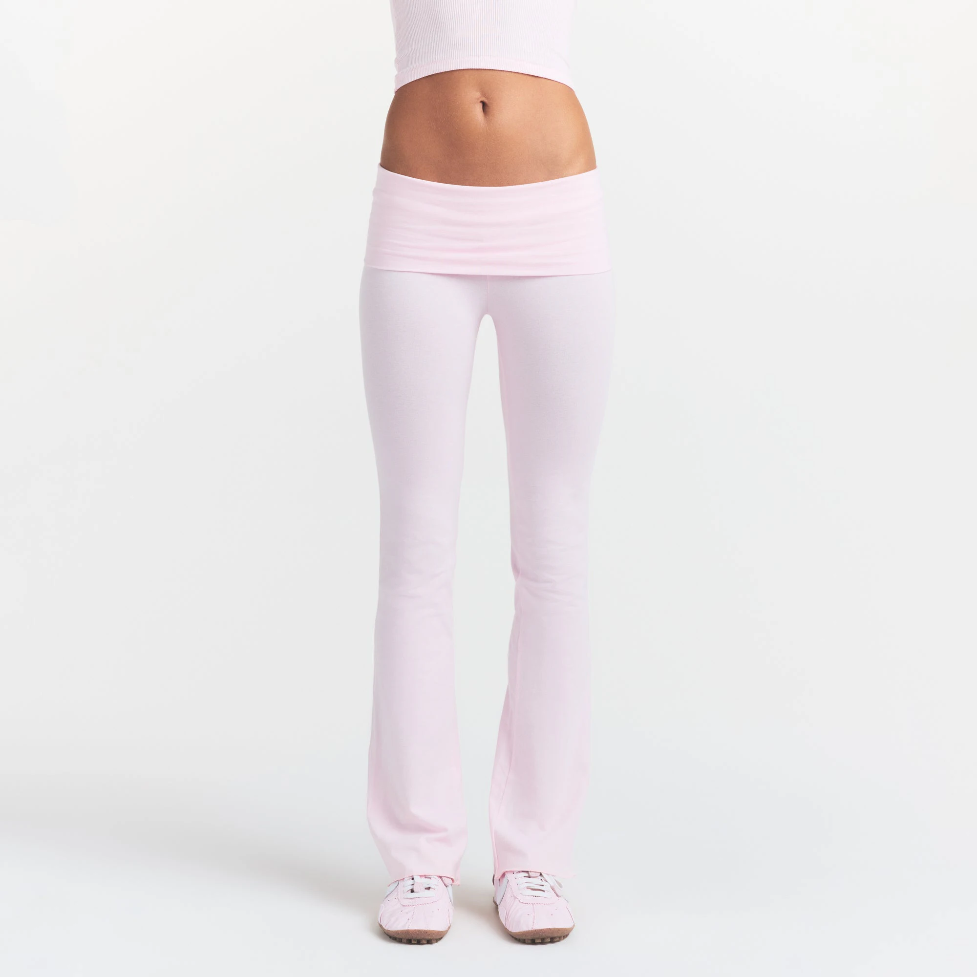 COTTON JERSEY FOLDOVER PANT | CHERRY BLOSSOM ON A MODEL FRONT VIEW @ | FOCUS: 0.0, 1.0, 0.9