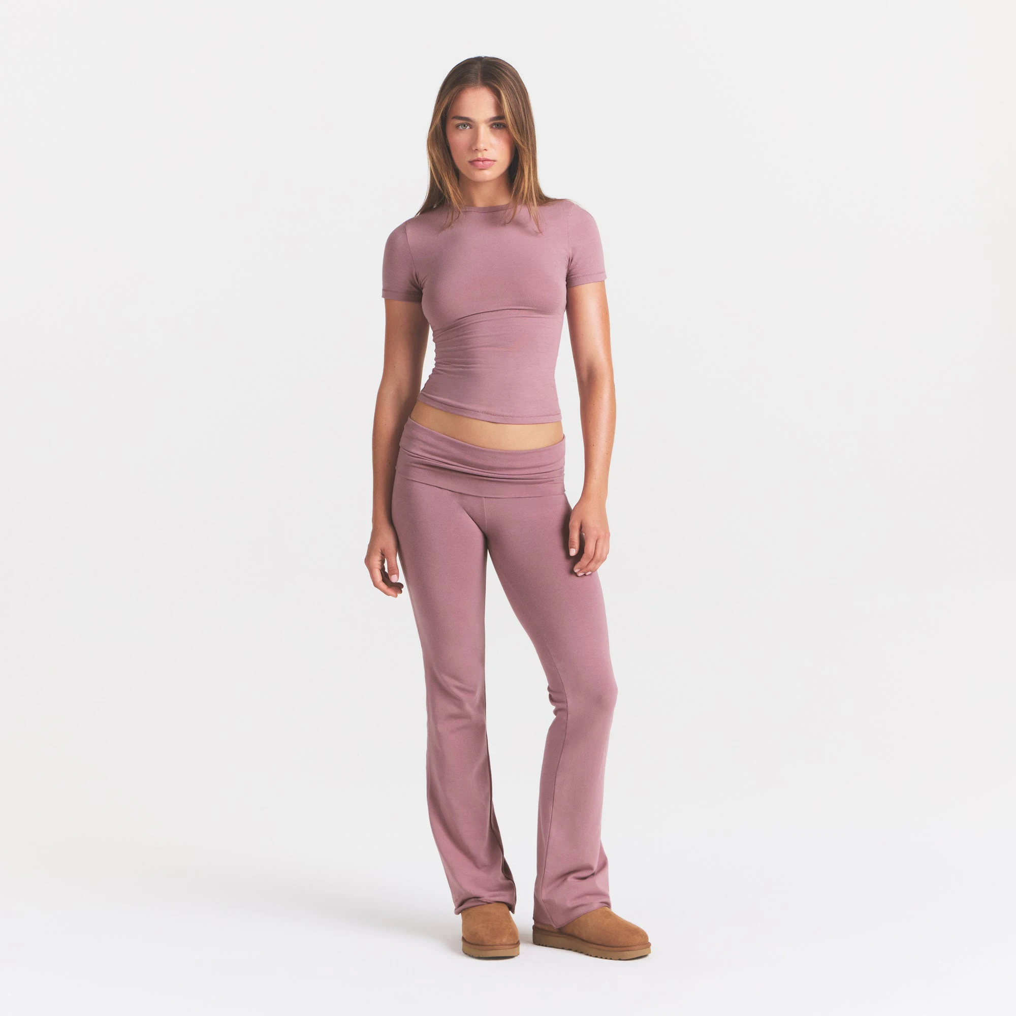 COTTON JERSEY FOLDOVER PANT | MUTED MAUVE ON A MODEL FRONT VIEW @ | FOCUS: 0.0, 1.0, 0.9