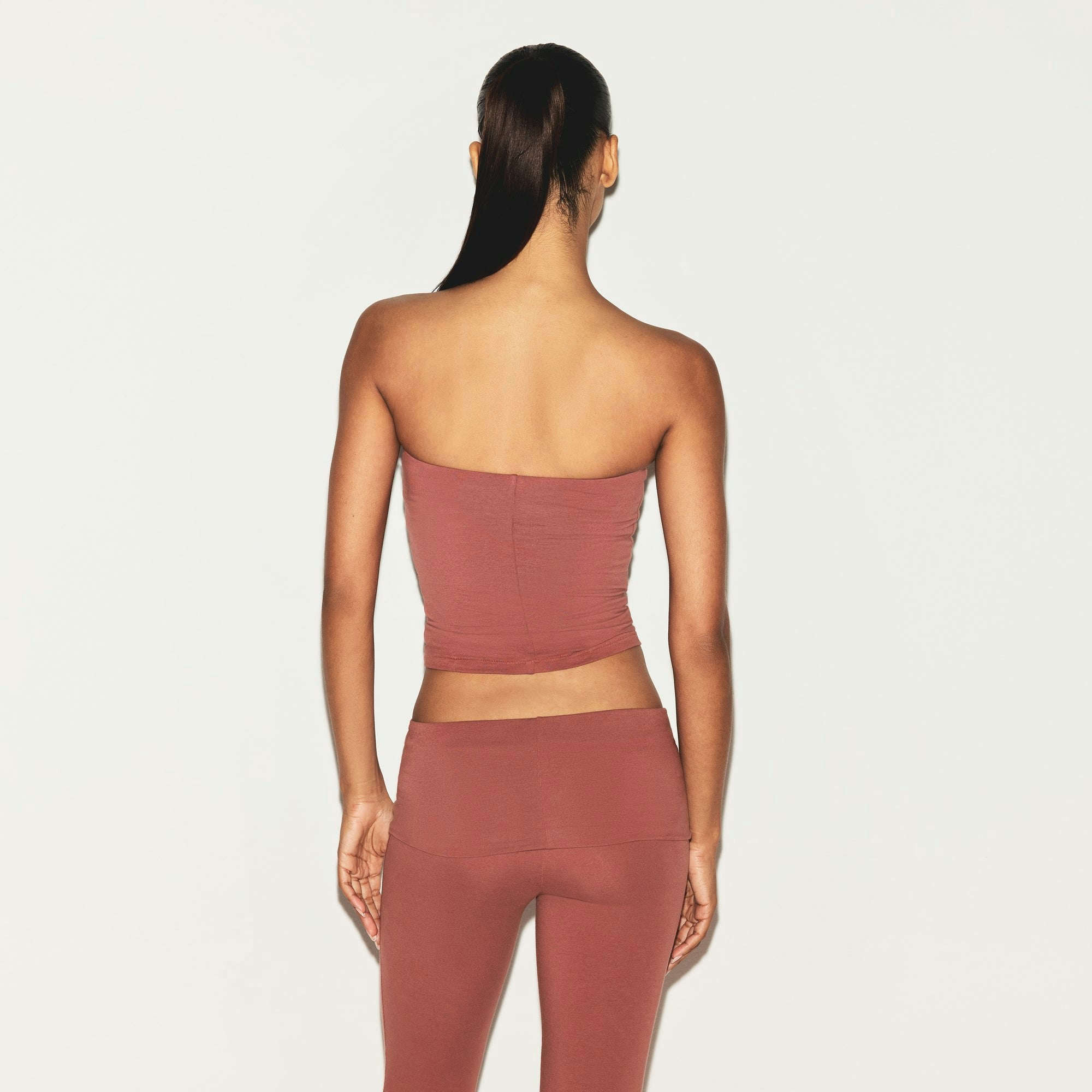 COTTON JERSEY FOLDOVER PANT | REDWOOD ON A MODEL SIDE VIEW | FOCUS: 0.0, 1.0, 0.9