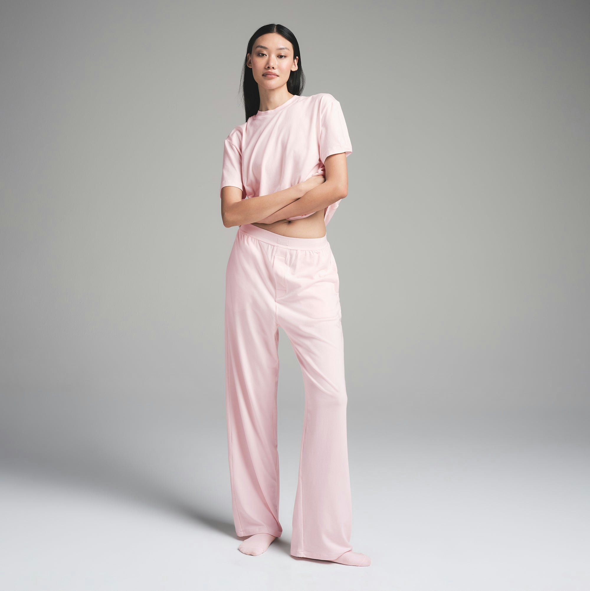 BOYFRIEND LOOSE PANT | BARELY PINK ON A MODEL FRONT VIEW | FOCUS: 0.0, 1.0, 0.9