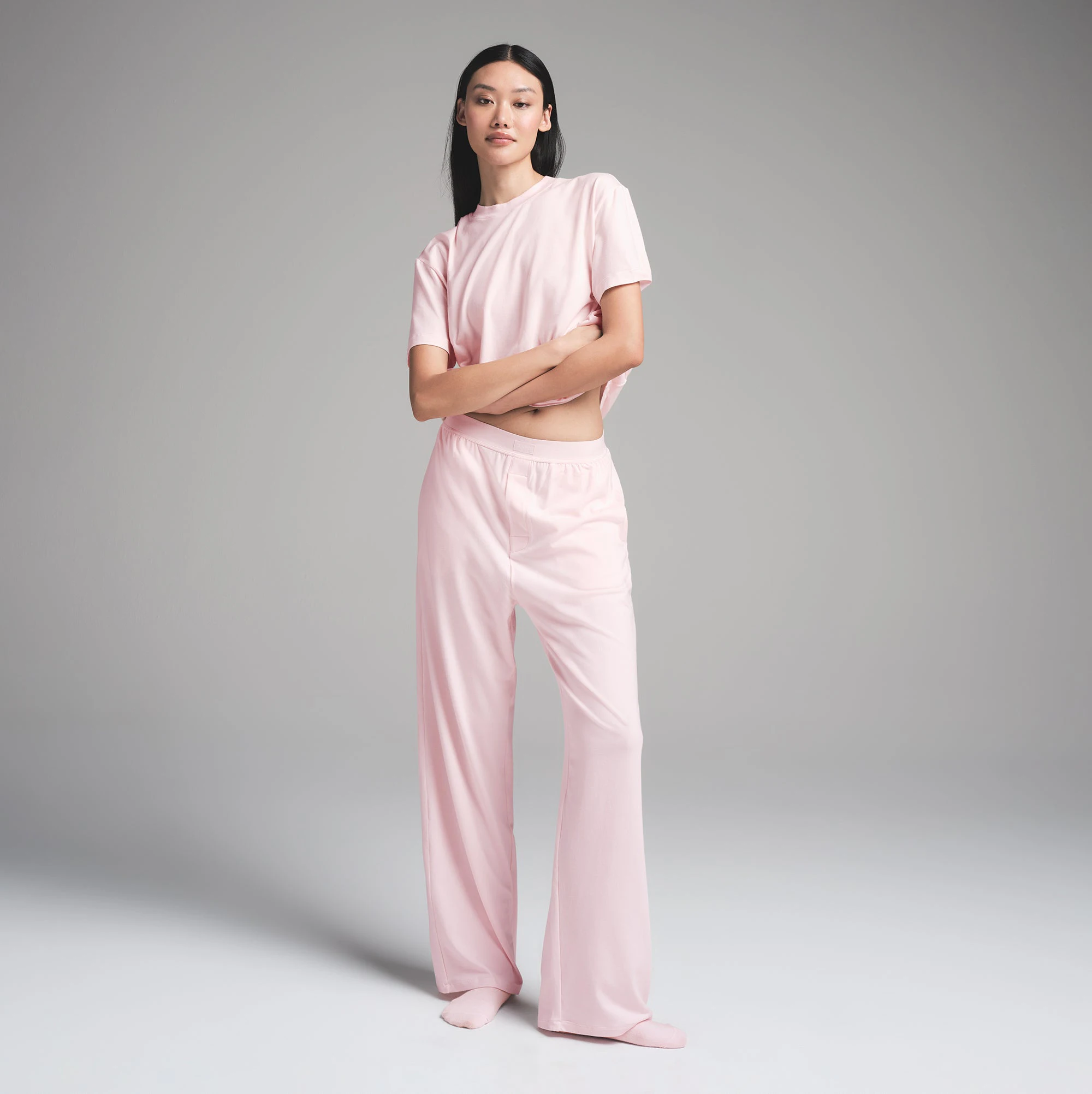 BOYFRIEND LOOSE PANT | BARELY PINK ON A MODEL FRONT VIEW | FOCUS: 0.0, 1.0, 0.9