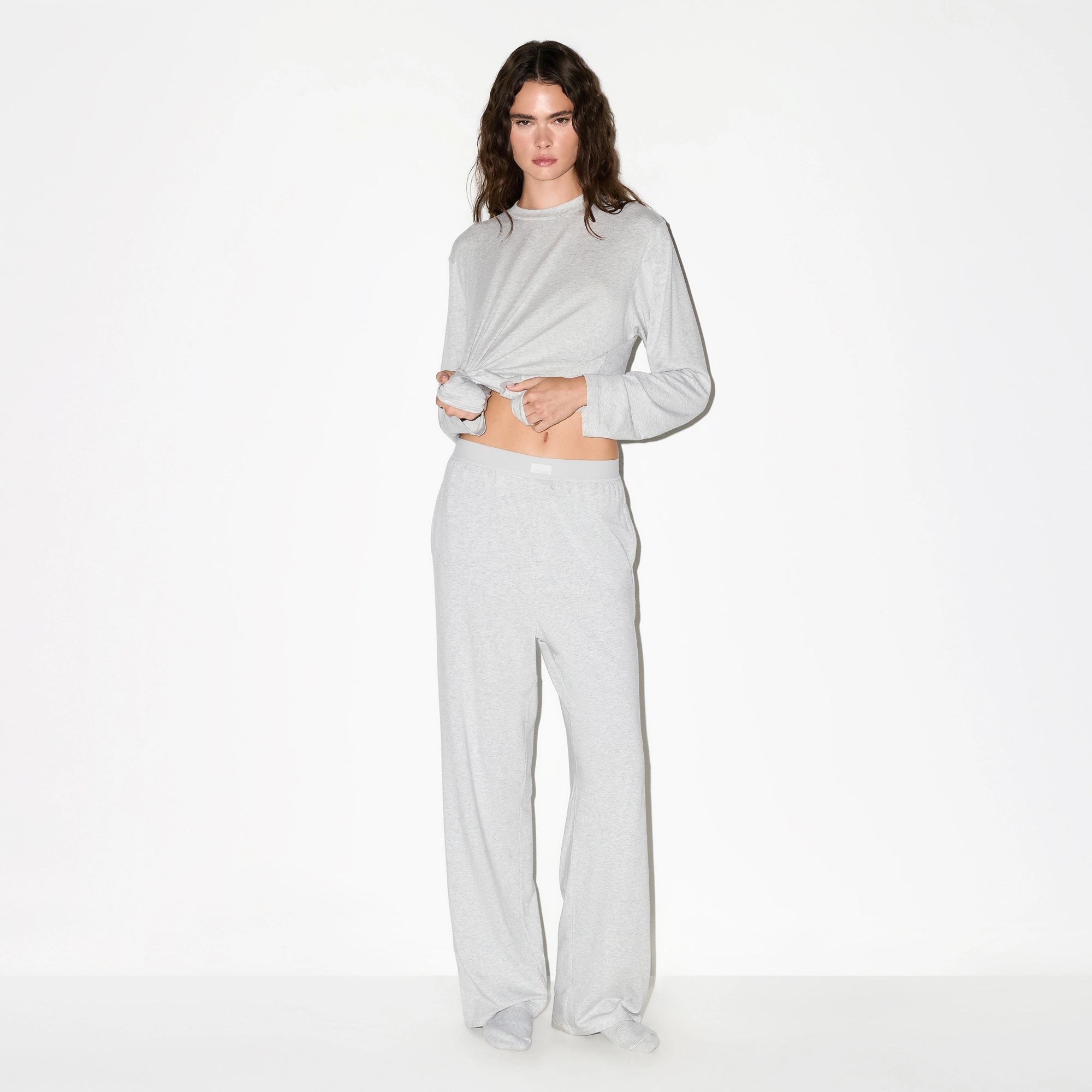 BOYFRIEND LOOSE PANT | LIGHT HEATHER GREY ON A MODEL FRONT VIEW @ | FOCUS: 0.0, 1.0, 0.9