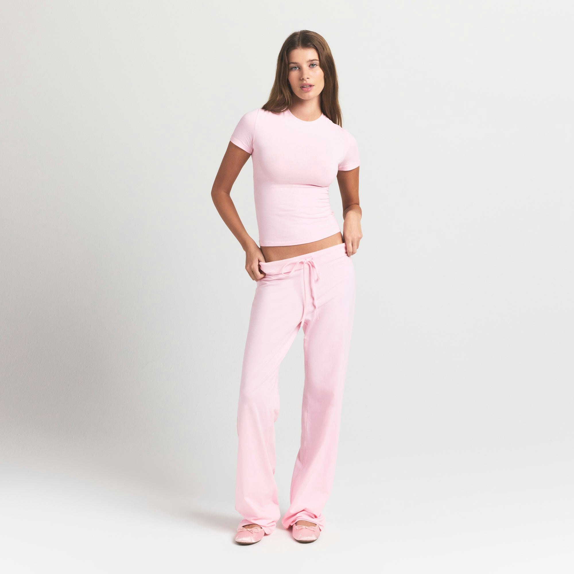COTTON JERSEY STRAIGHT LEG PANT | CHERRY BLOSSOM ON A MODEL FRONT VIEW S | FOCUS: 0.0, 1.0, 0.9