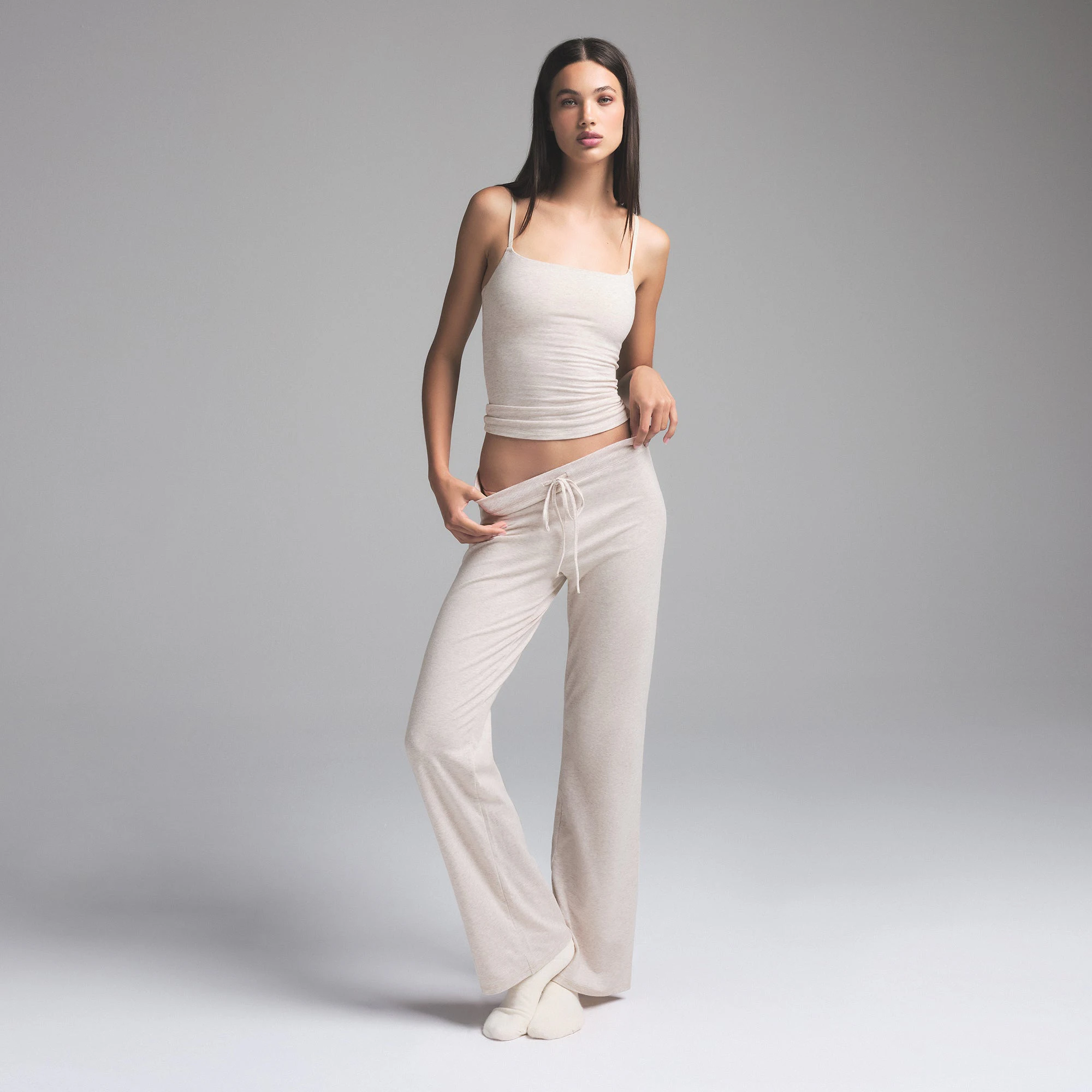 COTTON JERSEY STRAIGHT LEG PANT | HEATHER OATMEAL (PANTS) ON A MODEL FRONT VIEW | FOCUS: 0.0, 1.0, 0.9