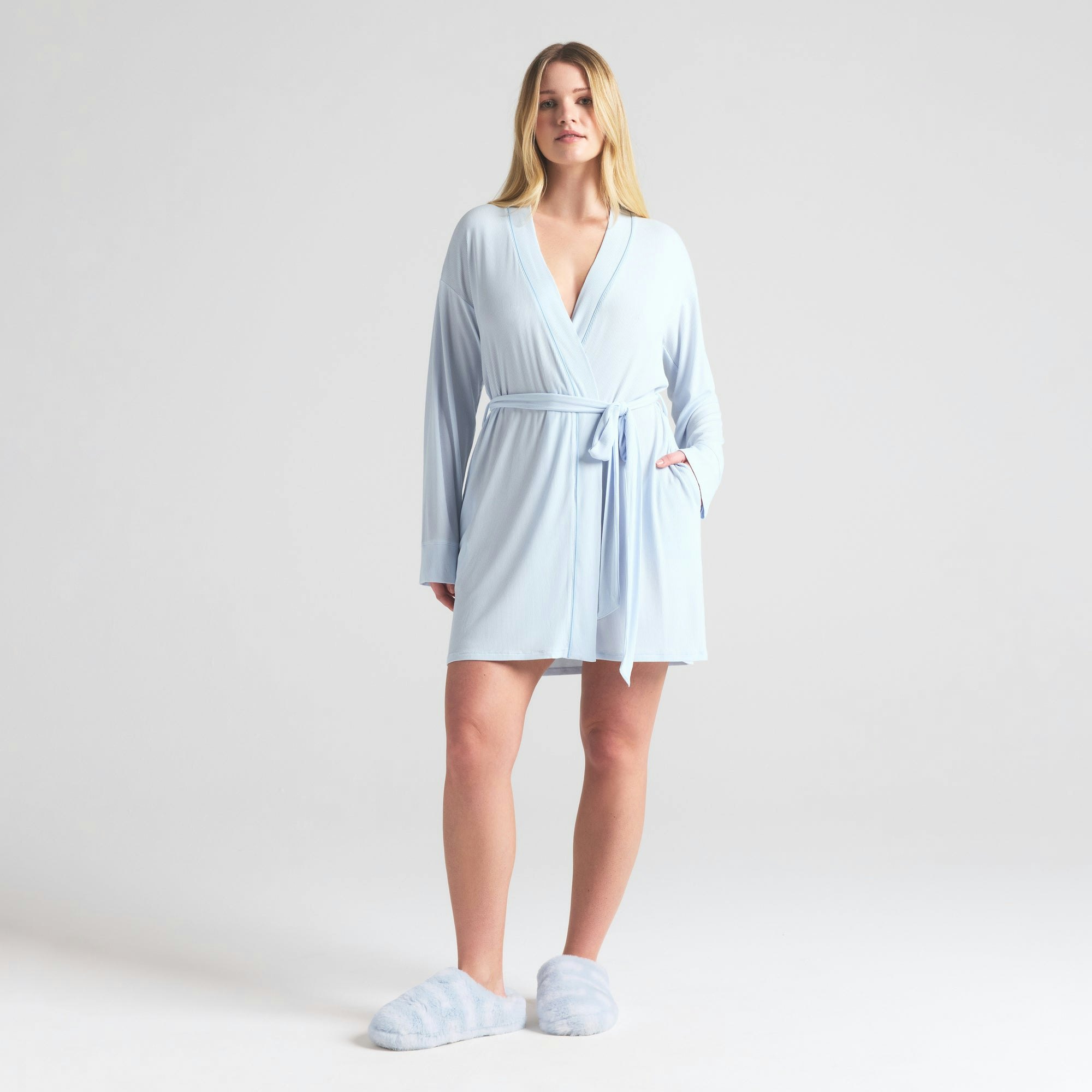 SOFT LOUNGE ROBE | BLUE QUARTZ ON A MODEL FRONT VIEW | FOCUS: 0.0, 1.0, 0.9