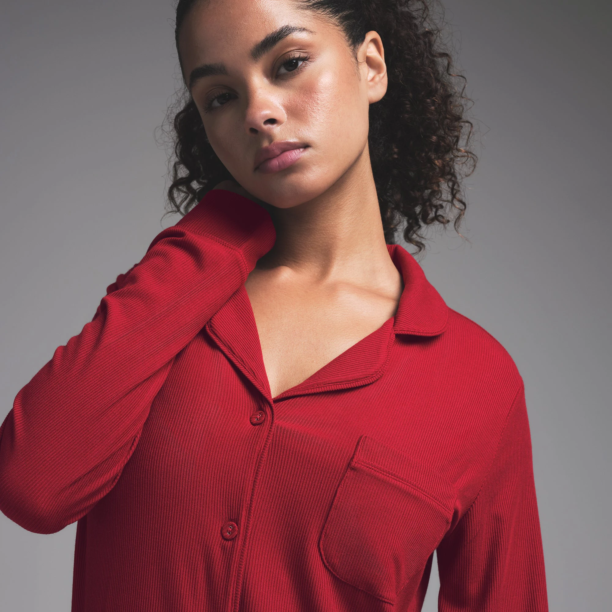 SOFT LOUNGE SLEEP SET | BRICK ON A MODEL SIDE VIEW