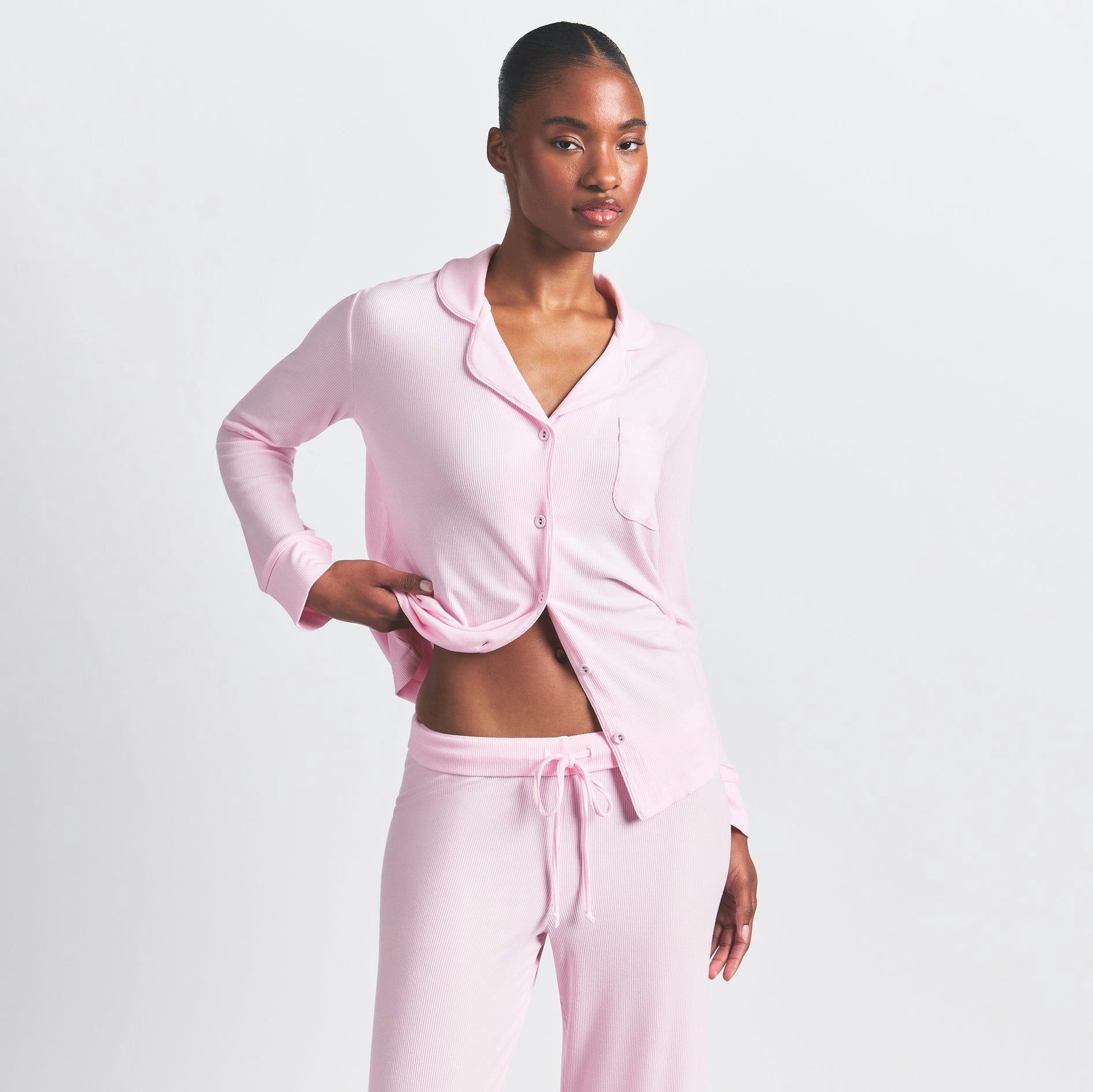 SOFT LOUNGE SLEEP SET | CHERRY BLOSSOM ON A MODEL FRONT VIEW @ | FOCUS: 0.0, 1.0, 0.9