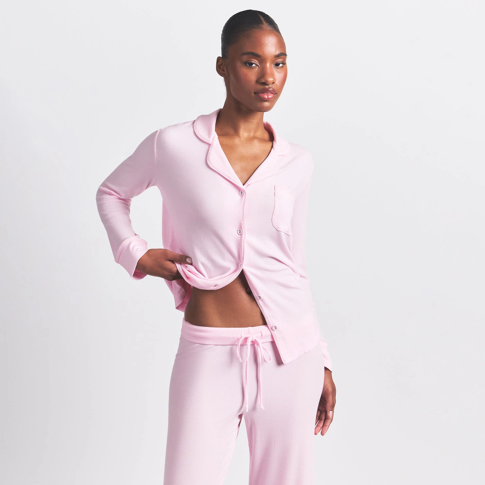 SOFT LOUNGE SLEEP SET | CHERRY BLOSSOM ON A MODEL FRONT VIEW @ | FOCUS: 0.0, 1.0, 0.9