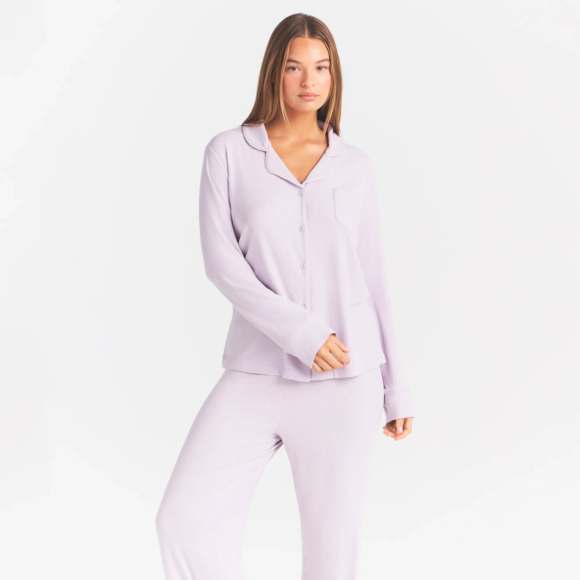 SOFT LOUNGE SLEEP SET | IRIS MICA ON A MODEL FRONT VIEW @ | FOCUS: 0.0, 1.0, 0.9