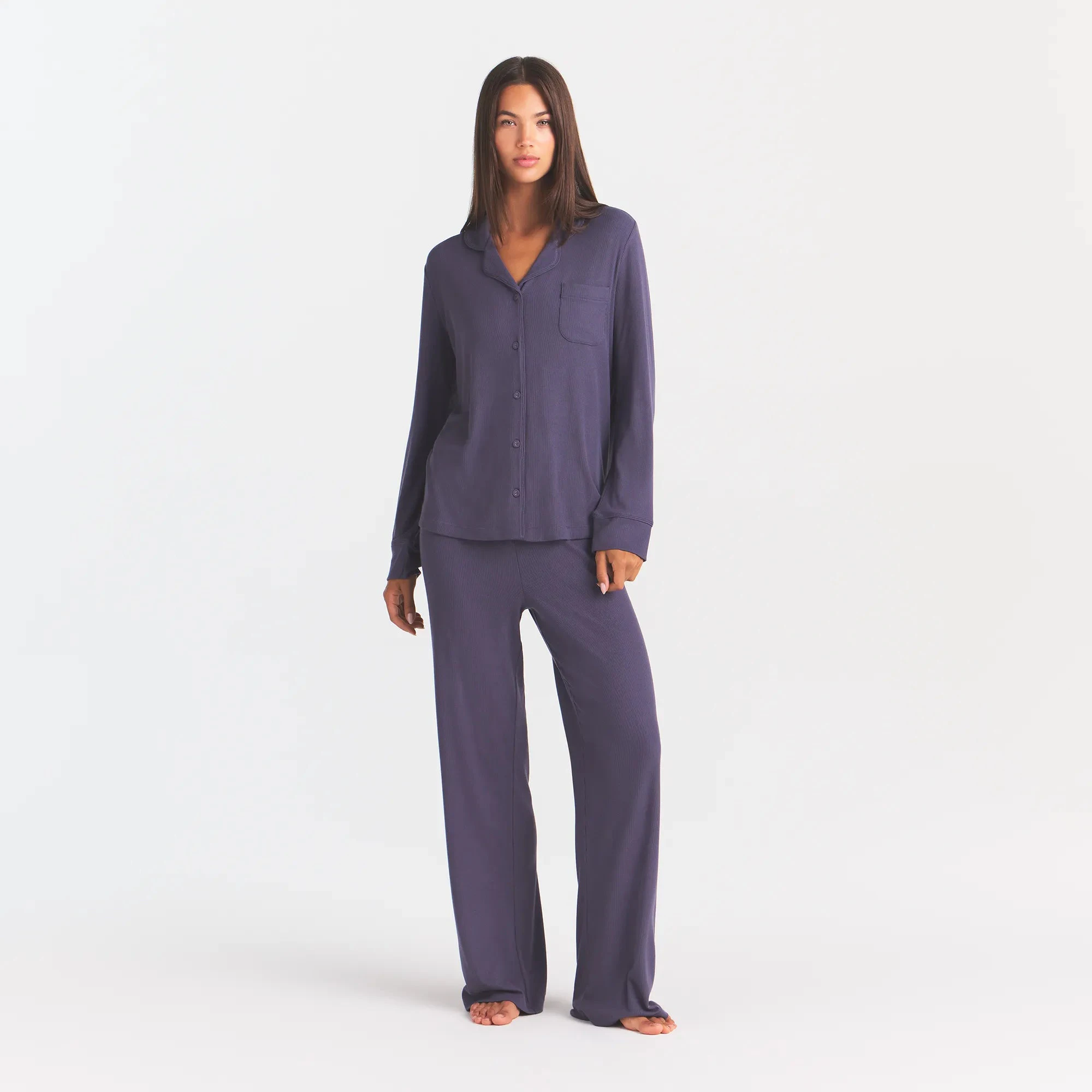 SOFT LOUNGE SLEEP SET | SLEET ON A MODEL FRONT VIEW | FR