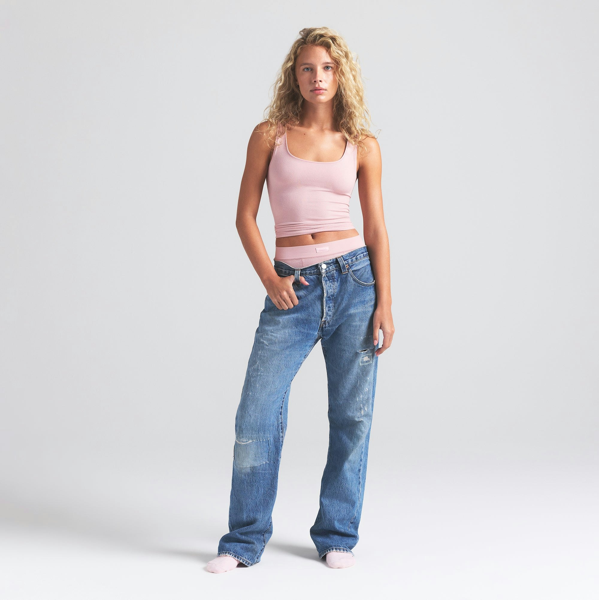 SOFT LOUNGE TANK | MORGANITE ON A MODEL FRONT VIEW | FOCUS: 0.0, 1.0, 0.9