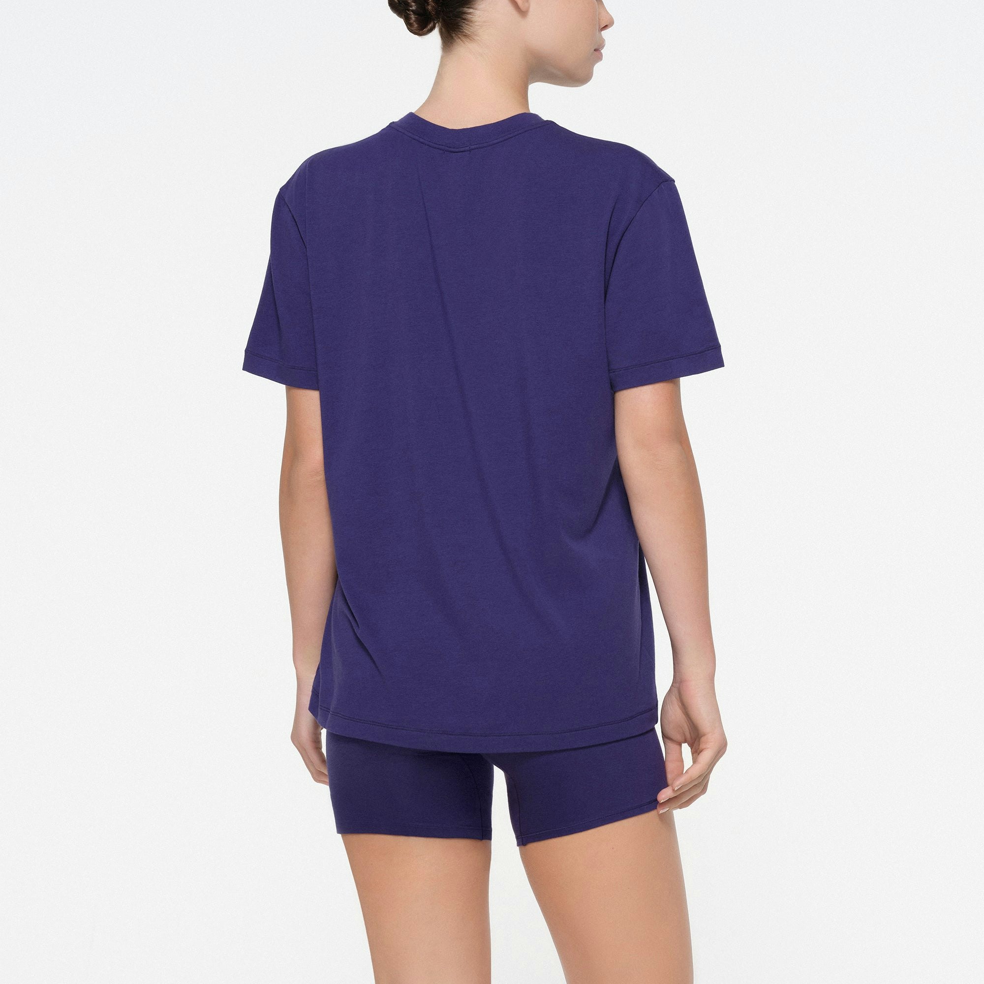 BOYFRIEND T-SHIRT | CONCORD ON A MODEL BACK VIEW