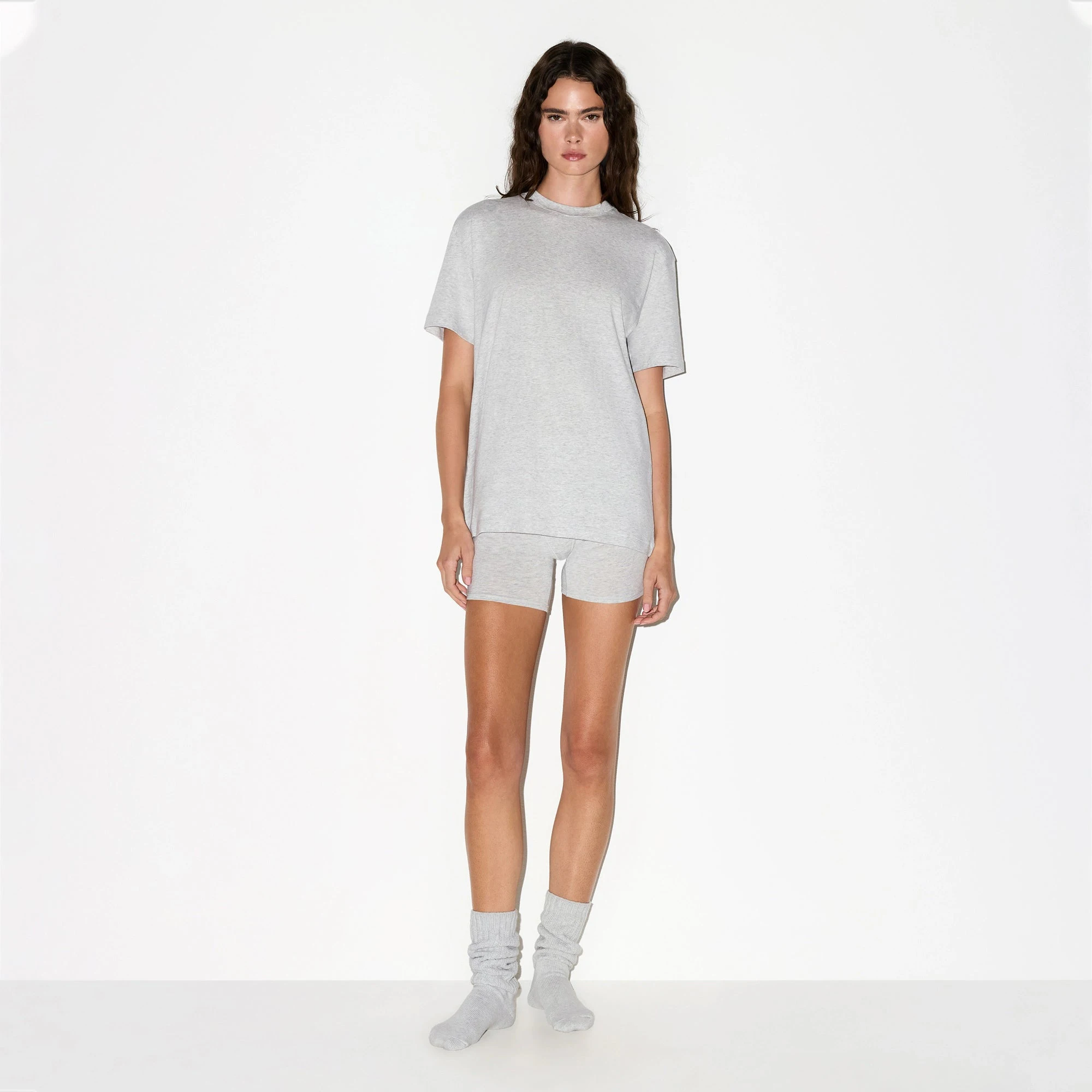 BOYFRIEND T-SHIRT | LIGHT HEATHER GREY ON A MODEL FRONT VIEW @ | FOCUS: 0.0, 1.0, 0.9