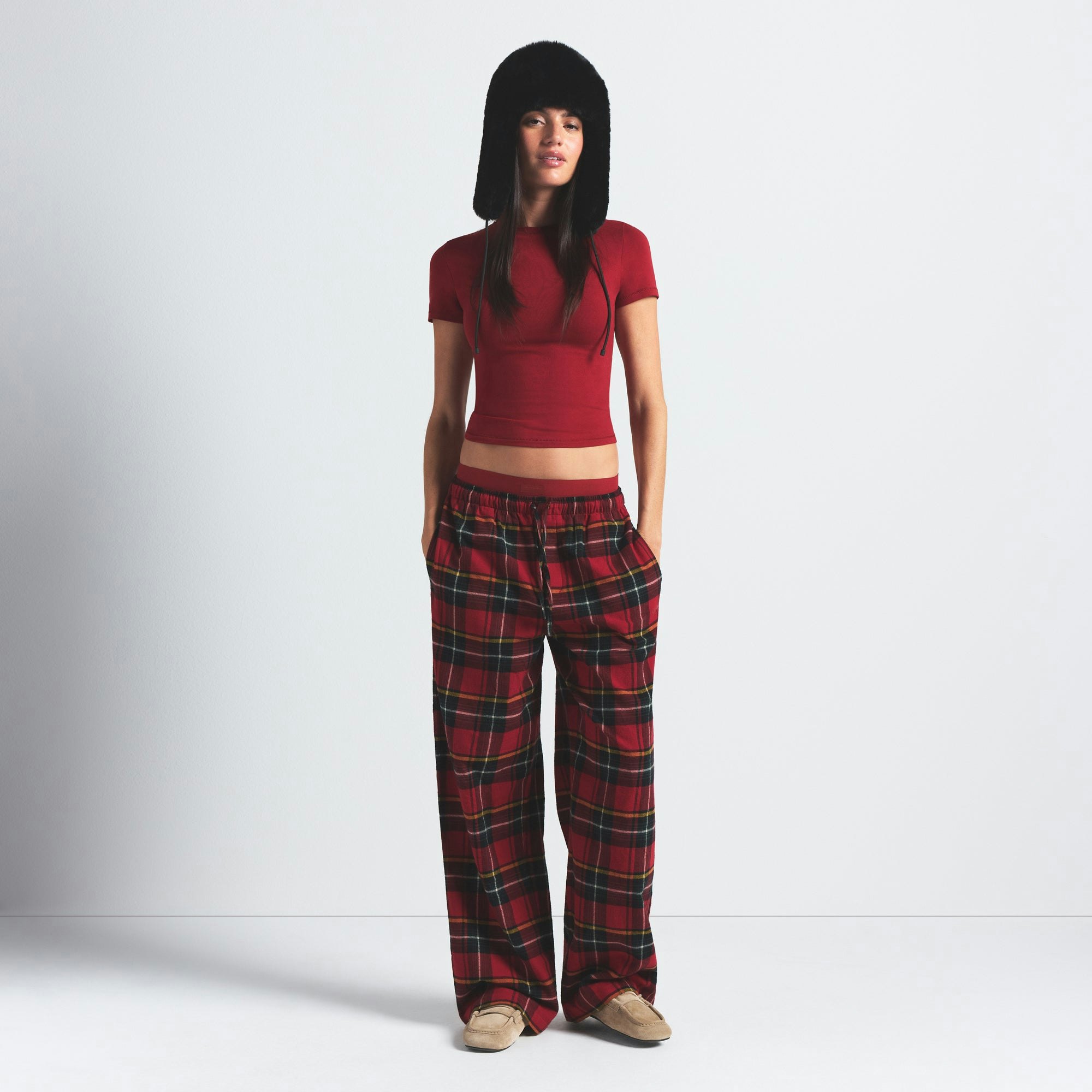 COTTON JERSEY T-SHIRT | BRICK ON A MODEL FRONT VIEW @ | FOCUS: 0.0, 1.0, 0.9