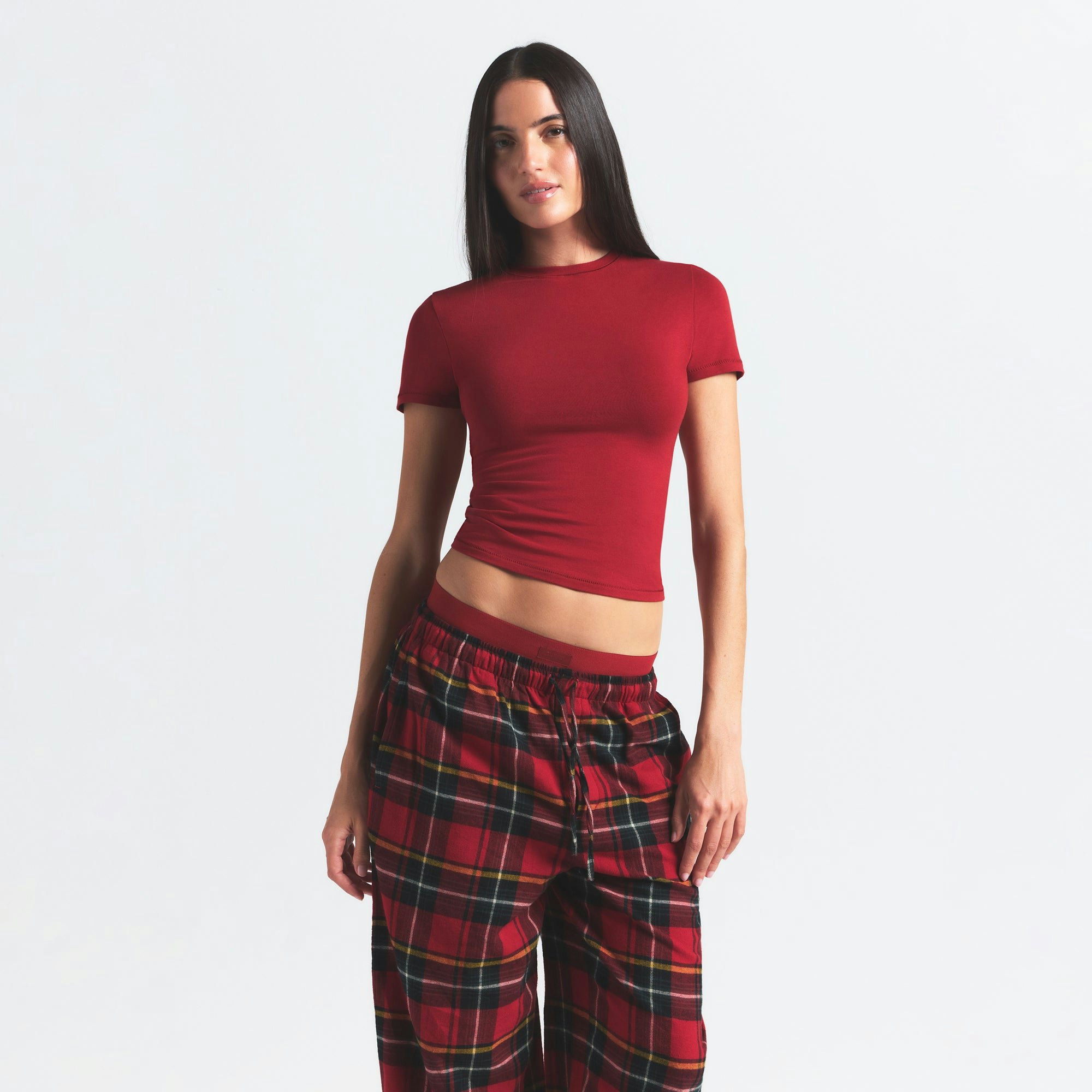 COTTON JERSEY T-SHIRT | BRICK ON A MODEL SIDE VIEW @ | FOCUS: 0.0, 1.0, 0.9