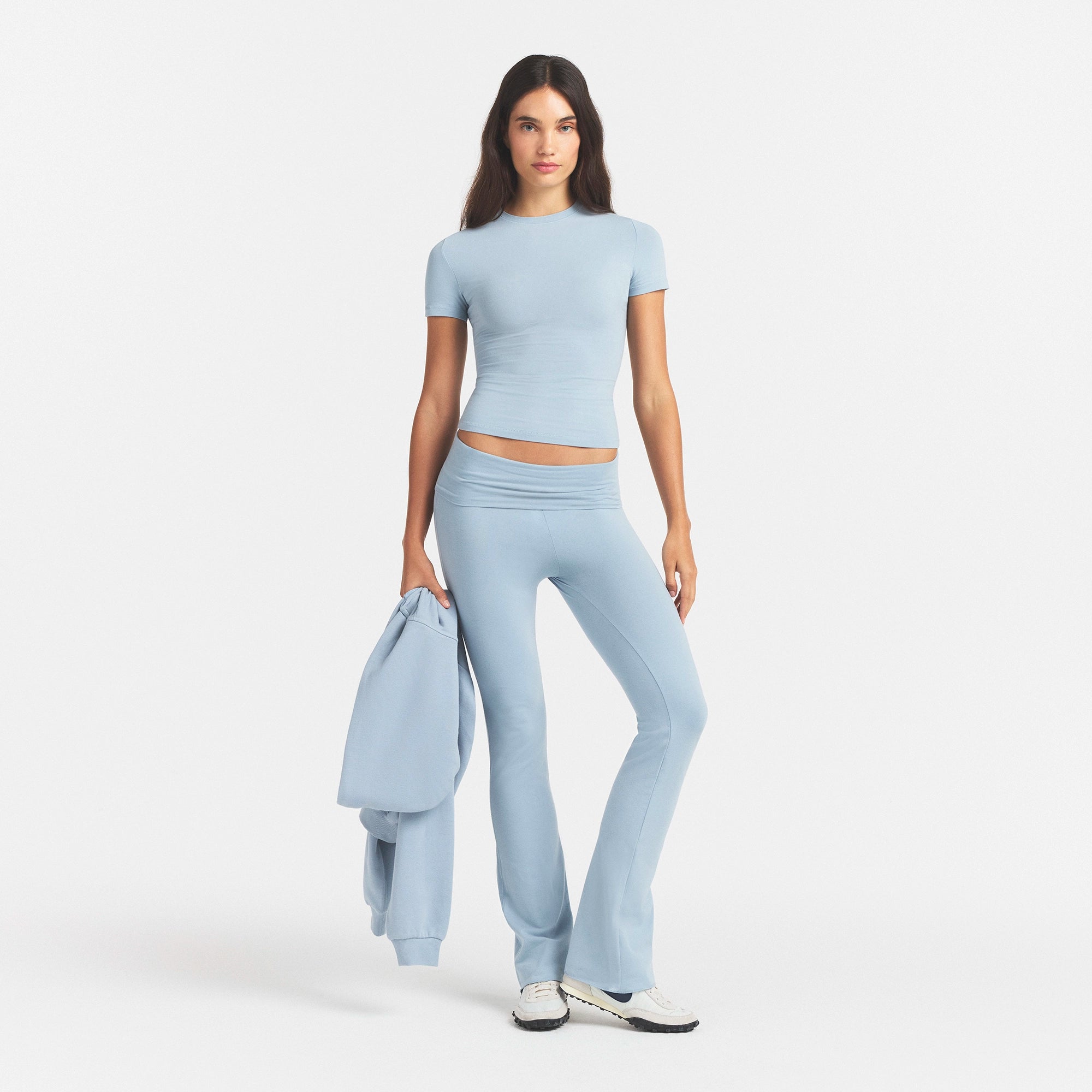 COTTON JERSEY T-SHIRT | FOG & LAYS FLAT ON A WHITE BACKGROUND | FLT