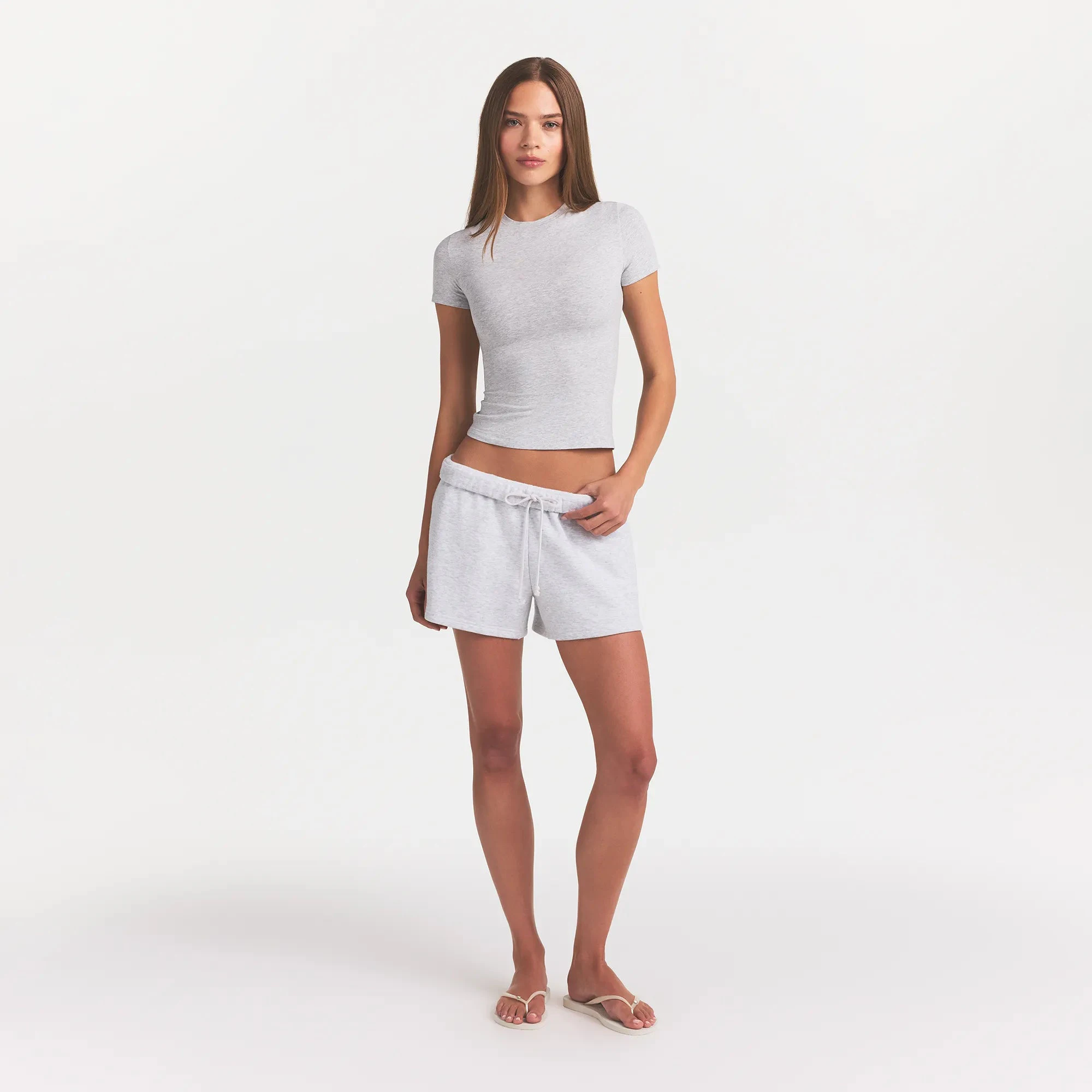COTTON JERSEY T-SHIRT | LIGHT HEATHER GREY ON A MODEL FRONT VIEW @ | FOCUS: 0.0, 1.0, 0.9