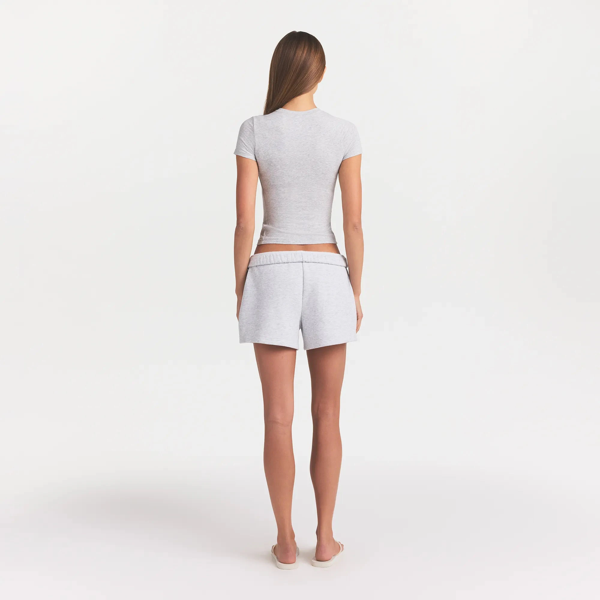 COTTON JERSEY T-SHIRT | LIGHT HEATHER GREY ON A MODEL BACK VIEW @ | FOCUS: 0.0, 1.0, 0.9