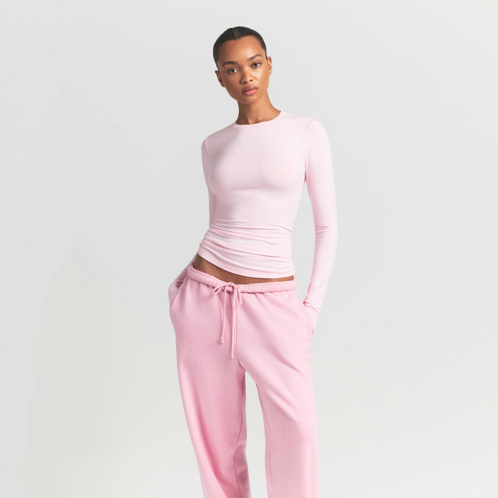 COTTON JERSEY LONG SLEEVE T-SHIRT | CHERRY BLOSSOM ON A MODEL FRONT VIEW @ | FOCUS: 0.9, 0.1, 0.7