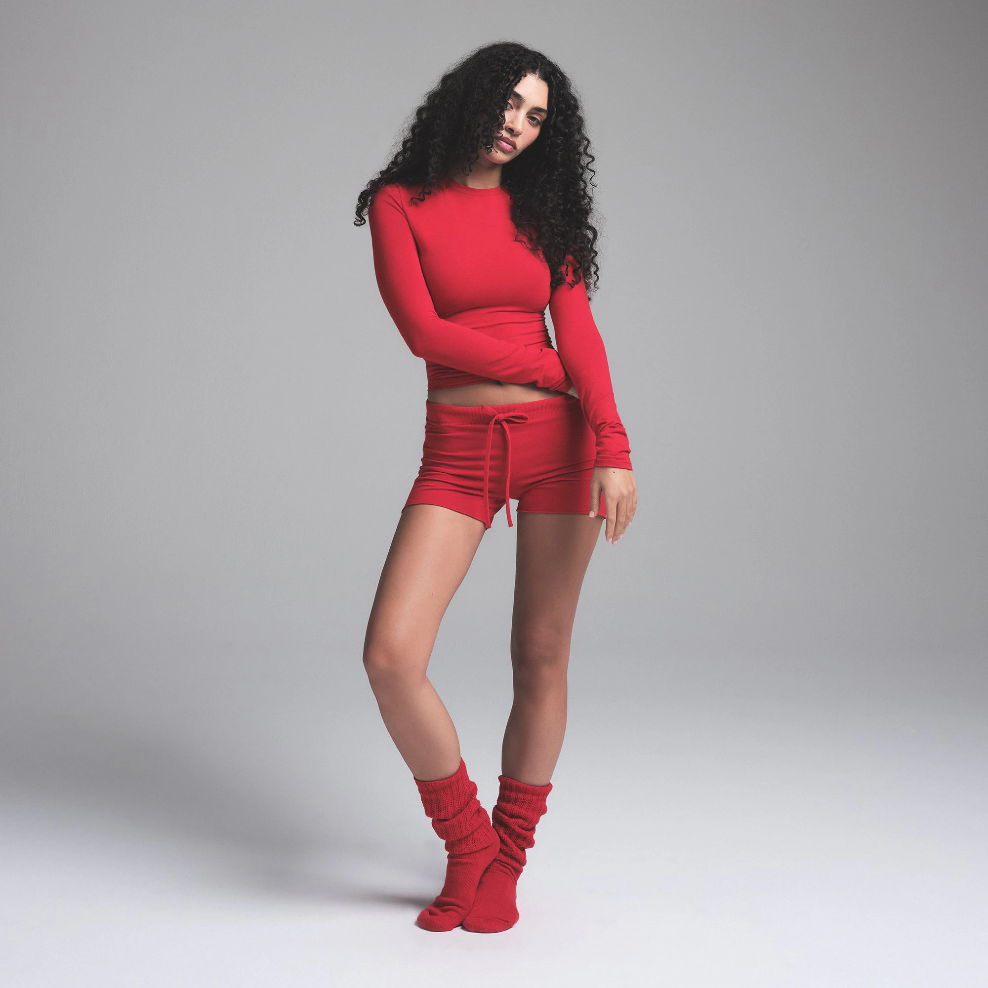 COTTON JERSEY LONG SLEEVE T-SHIRT | CRANBERRY (LONG SLEEVE T-SHIRTS) ON A MODEL FRONT VIEW | FOCUS: 0.0, 1.0, 0.9