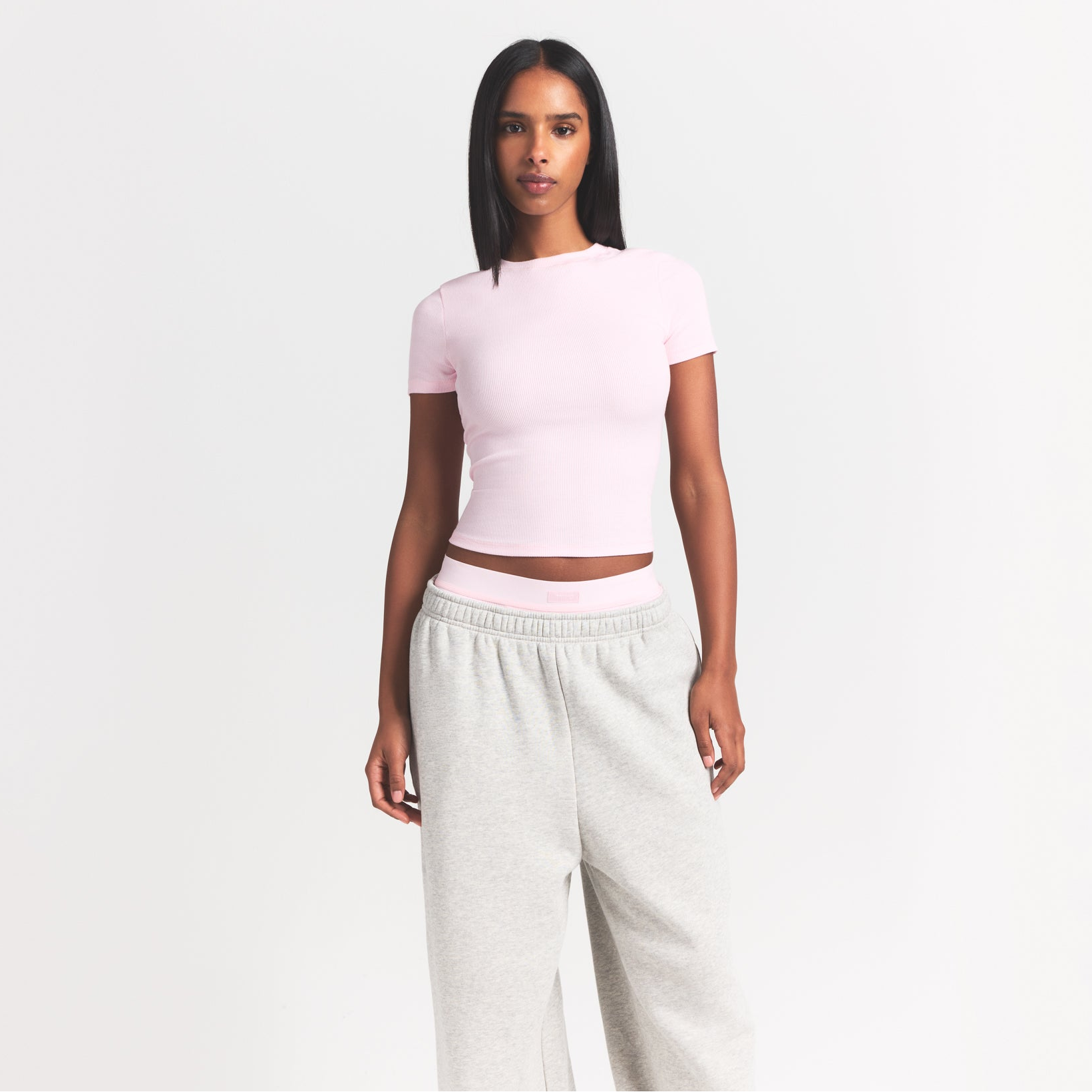 COTTON RIB T-SHIRT | CHERRY BLOSSOM ON A MODEL FRONT VIEW @ | FOCUS: 0.9, 0.1, 0.7